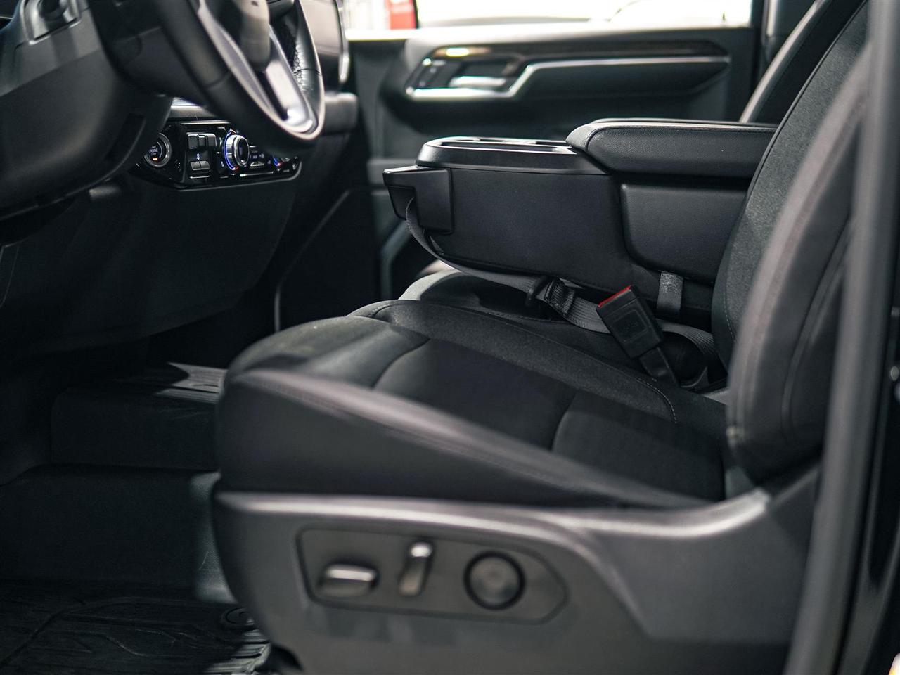 2024 GMC Sierra 1500 ELEVATION CREW CAB | 4X4 | 5.3 V8 | TOW PKG Photo