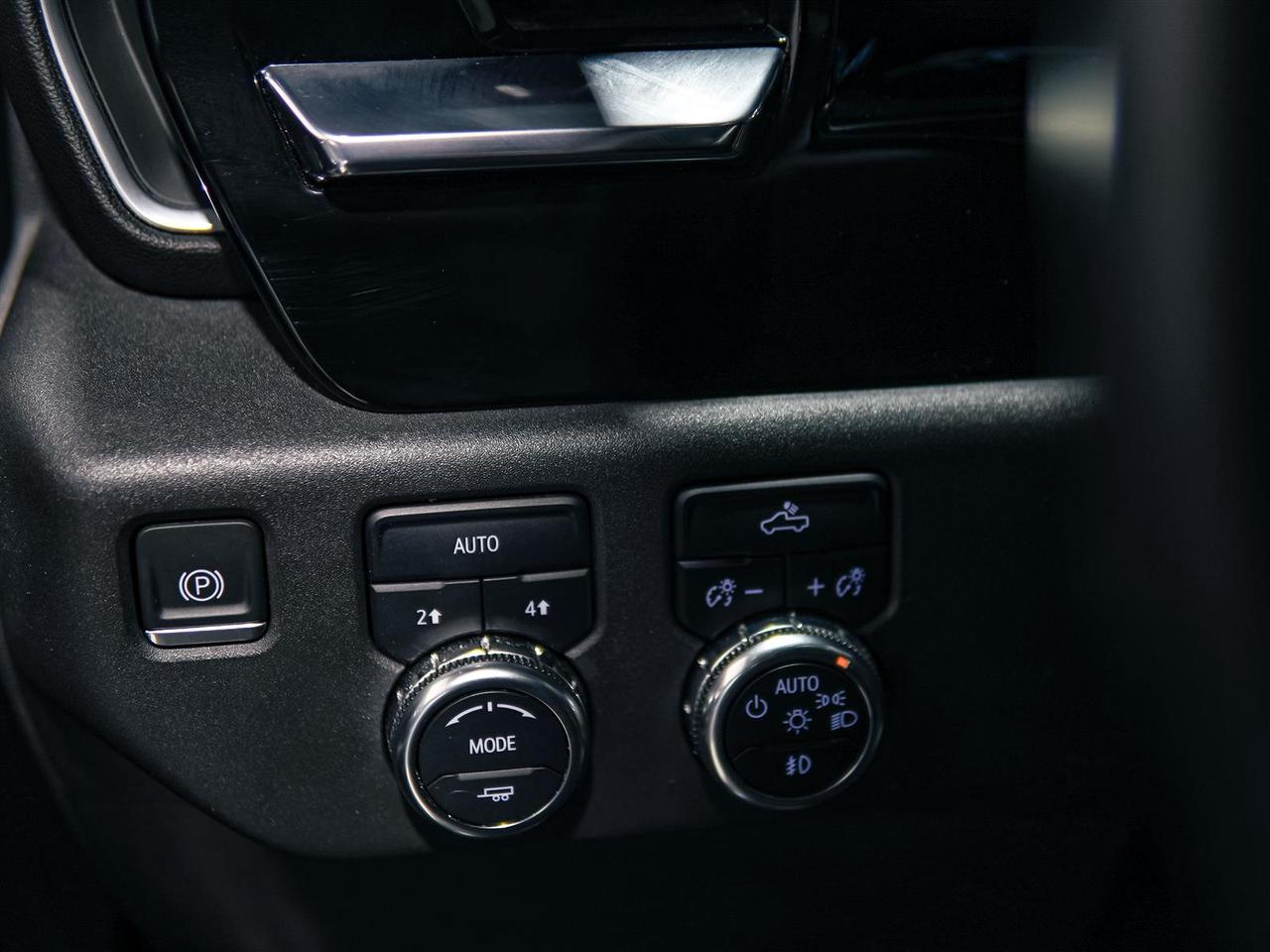 2024 GMC Sierra 1500 ELEVATION CREW CAB | 4X4 | 5.3 V8 | TOW PKG Photo