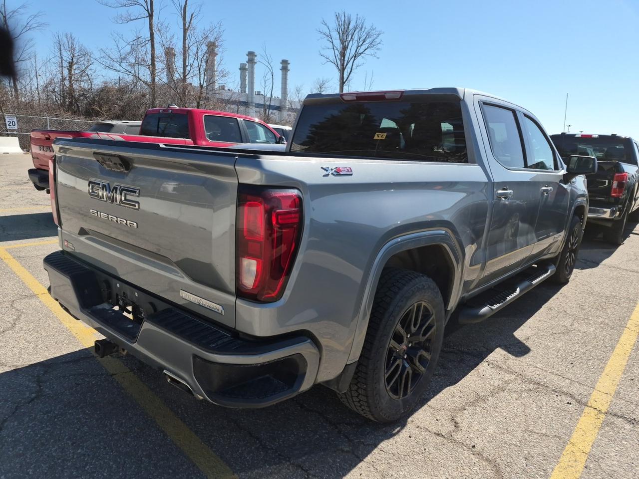 2023 GMC Sierra 1500 ELEVATION CREW CAB | 4X4 | 5.3 V8 | X31 PKG | RUNNING BOARDS Photo