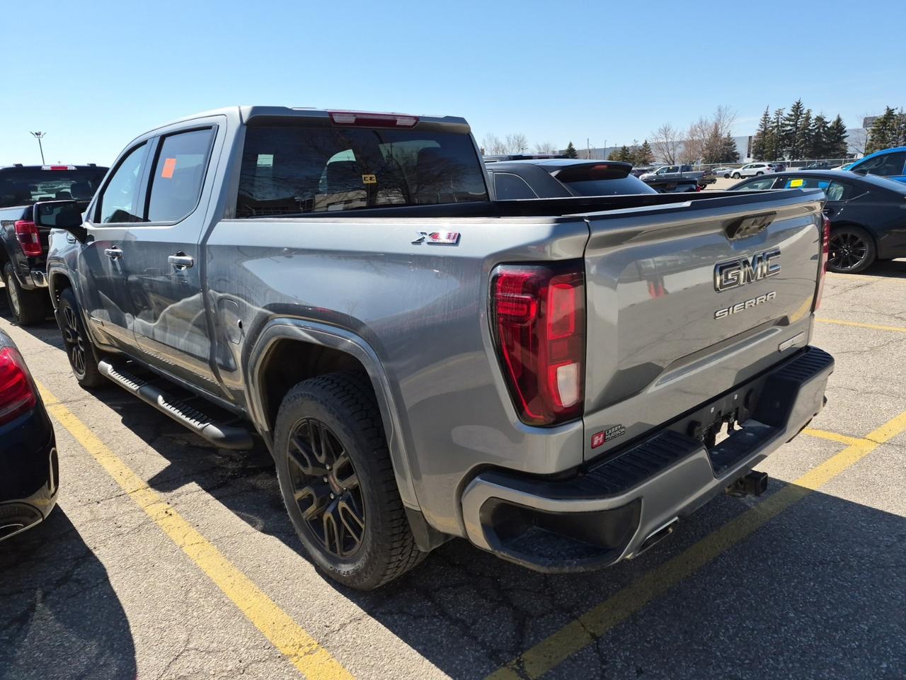2023 GMC Sierra 1500 ELEVATION CREW CAB | 4X4 | 5.3 V8 | X31 PKG | RUNNING BOARDS Photo