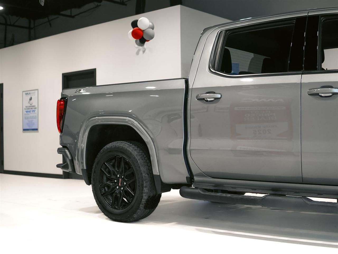 2023 GMC Sierra 1500 ELEVATION CREW CAB | 4X4 | 5.3 V8 | X31 PKG | RUNNING BOARDS Photo