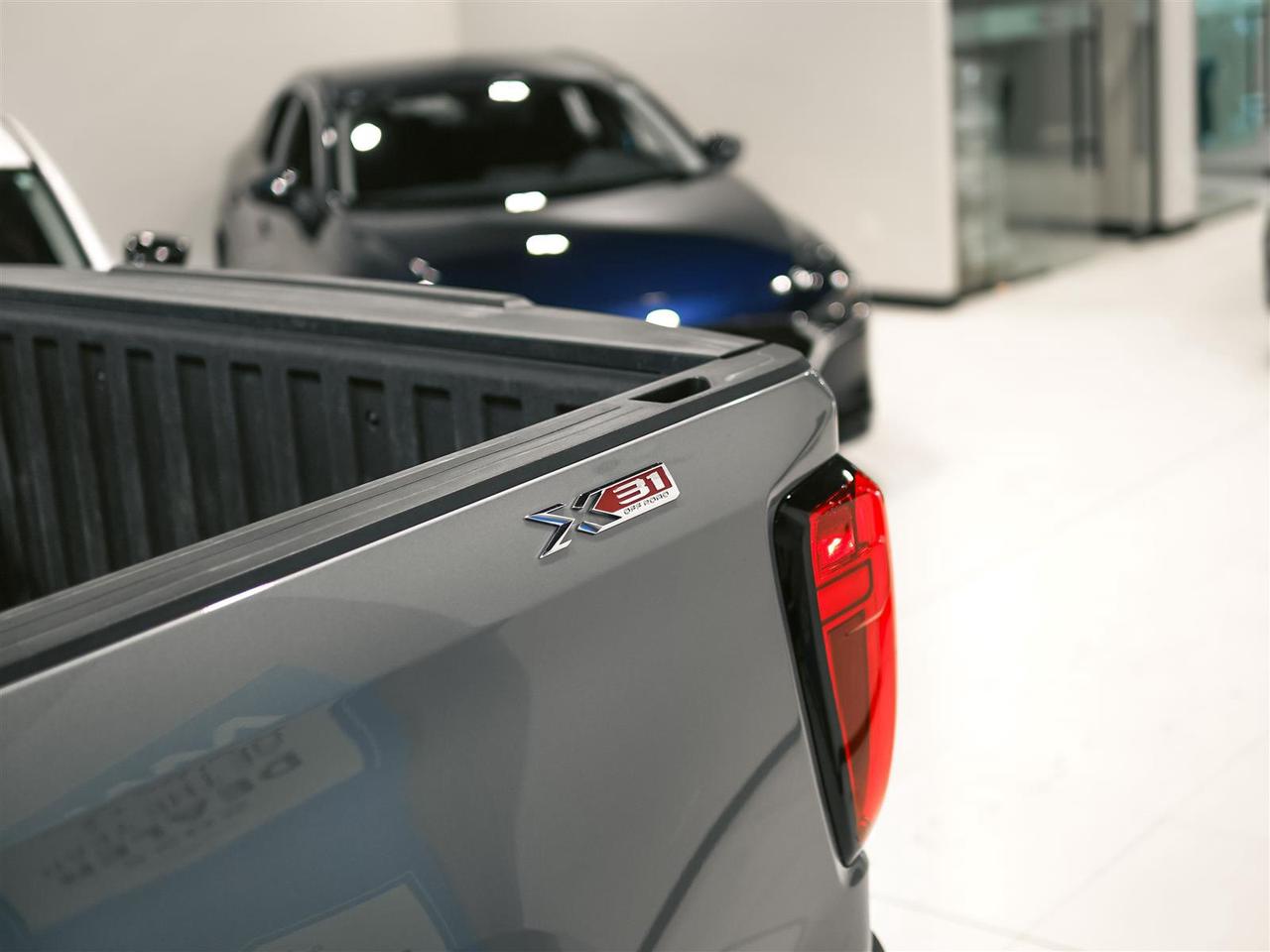 2023 GMC Sierra 1500 ELEVATION CREW CAB | 4X4 | 5.3 V8 | X31 PKG | RUNNING BOARDS Photo
