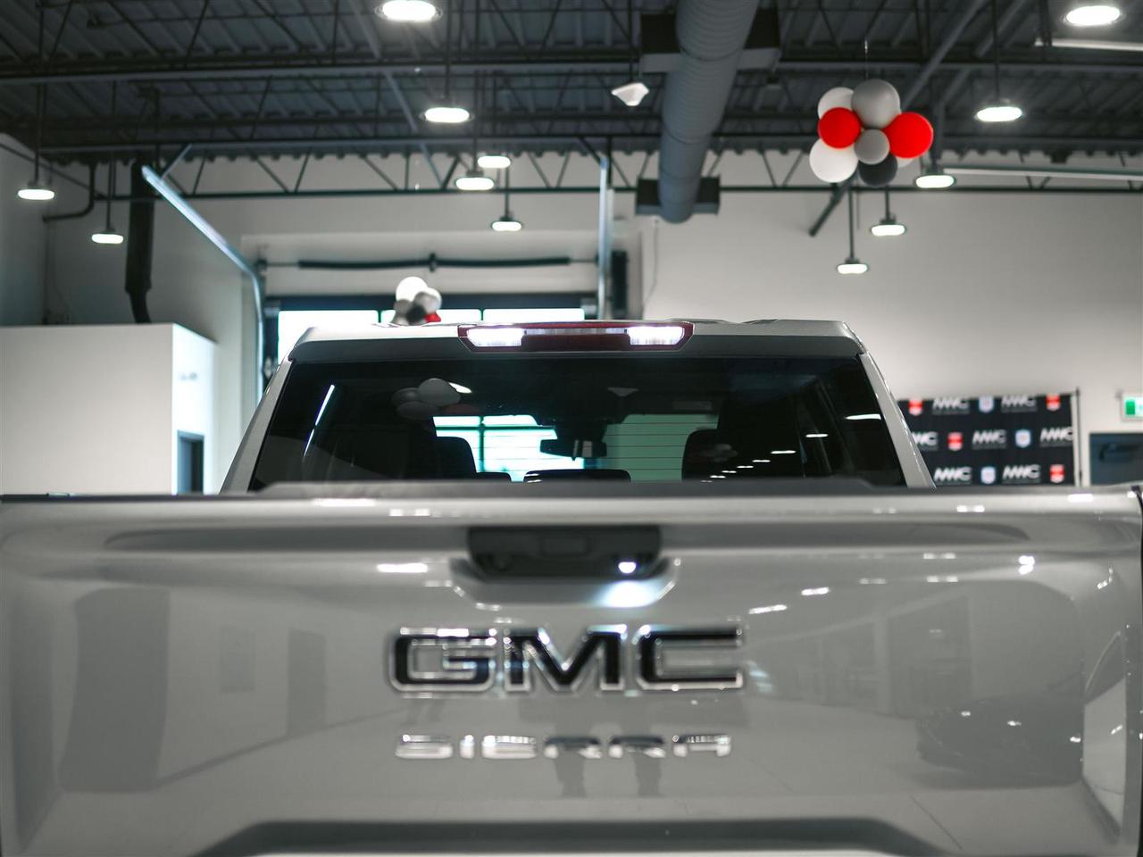 2023 GMC Sierra 1500 ELEVATION CREW CAB | 4X4 | 5.3 V8 | X31 PKG | RUNNING BOARDS Photo