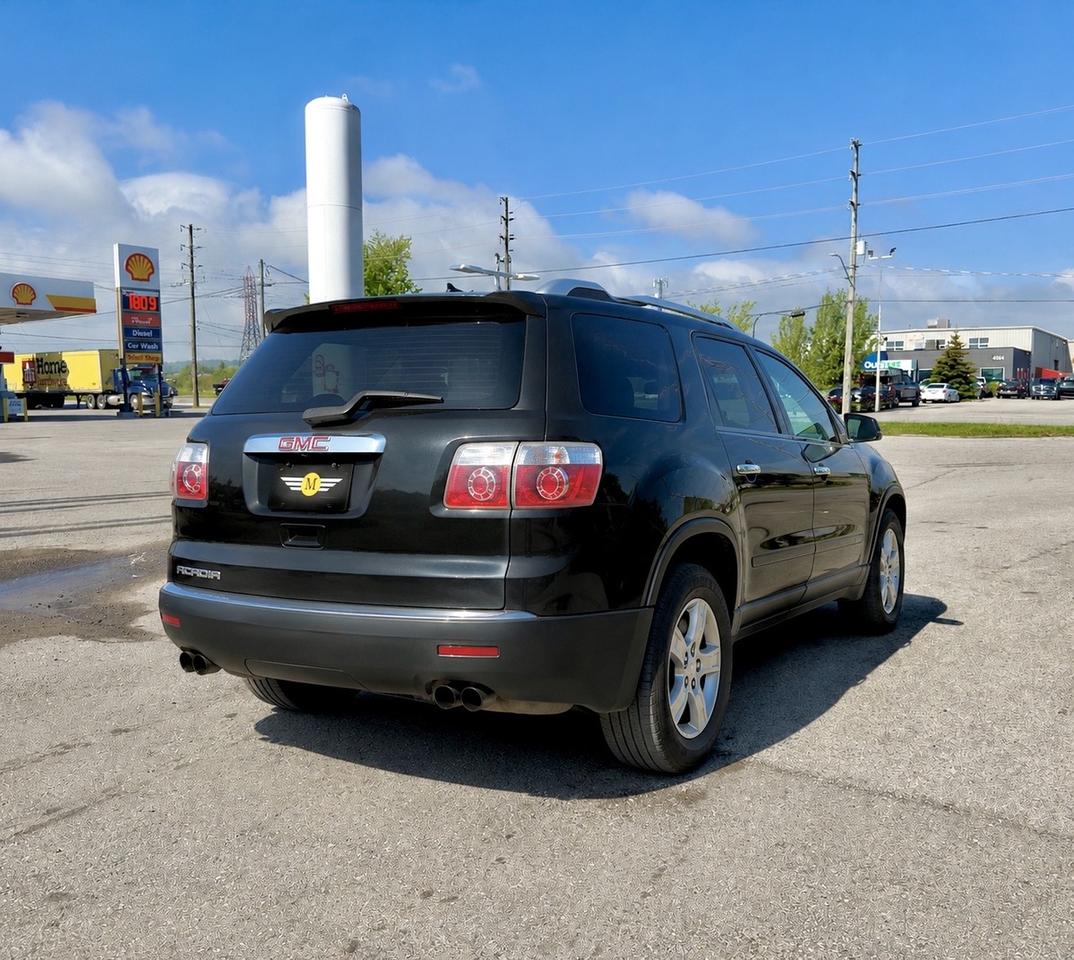 2011 GMC Acadia SLE1 - NO ACCIDENTS - ONE OWNER Photo