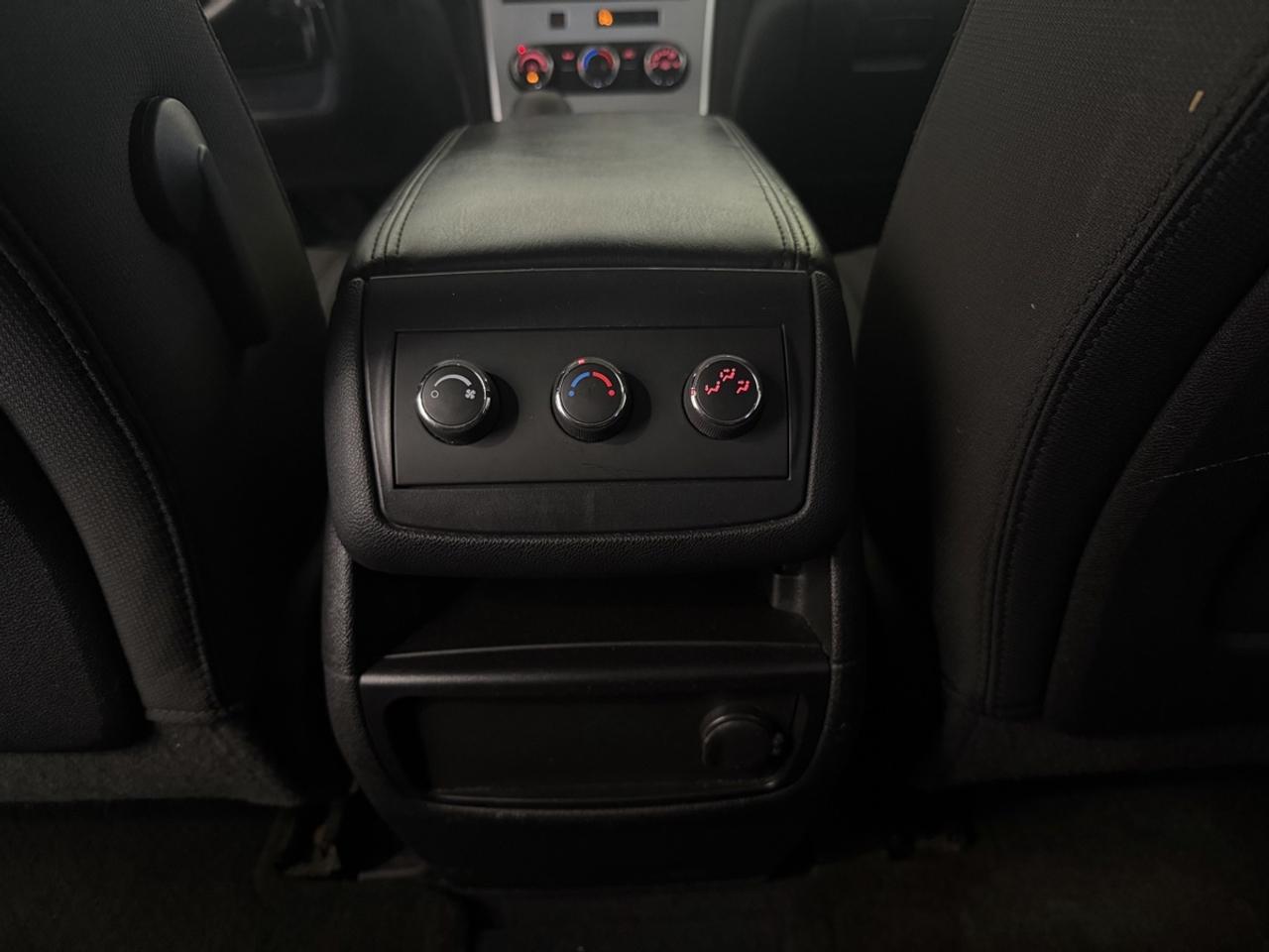2011 GMC Acadia SLE1 - NO ACCIDENTS - ONE OWNER Photo