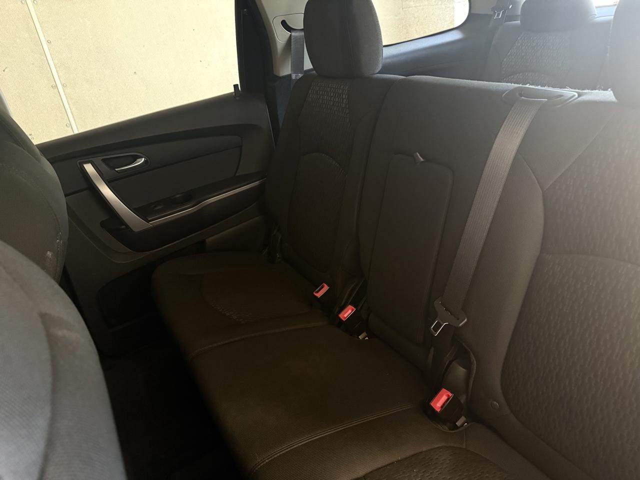 2011 GMC Acadia SLE1 - NO ACCIDENTS - ONE OWNER Photo