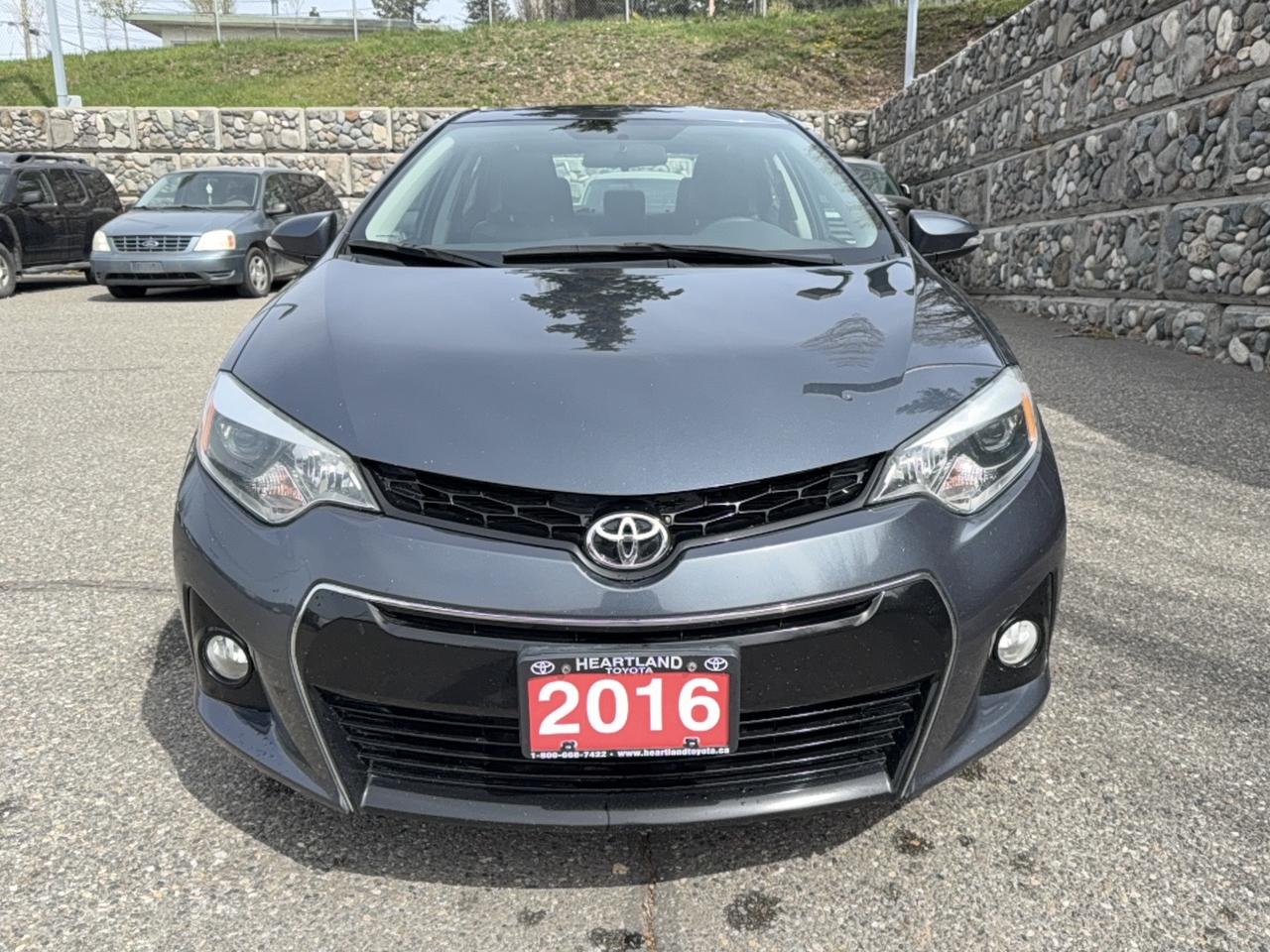 2016 Toyota Corolla S Photo1