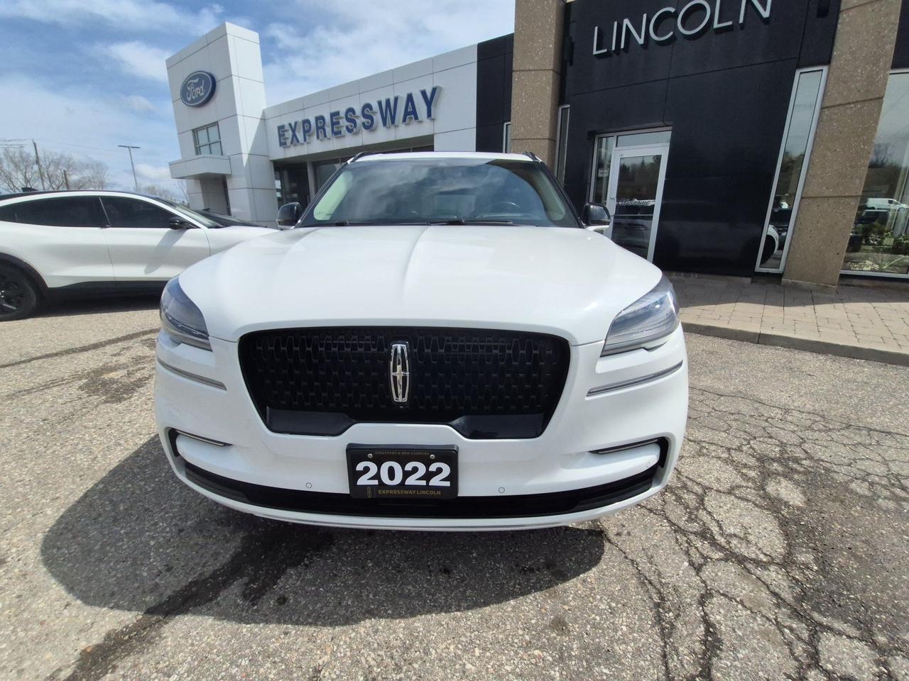 2022 Lincoln Aviator JET PACKAGE, 22" RIMS, FACTORY HITCH, LOADED! Photo3