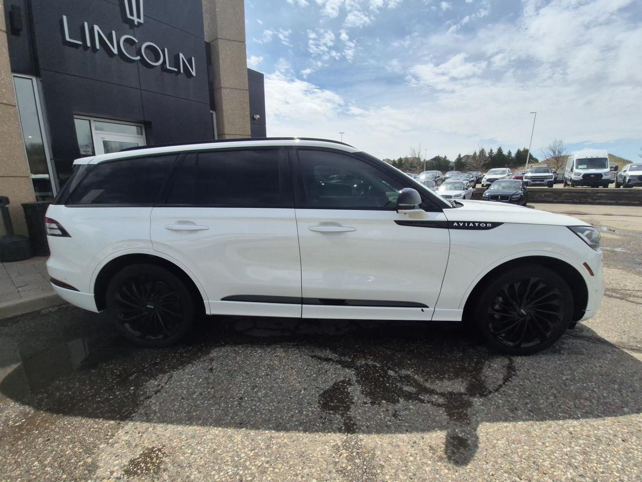 2022 Lincoln Aviator JET PACKAGE, 22" RIMS, FACTORY HITCH, LOADED! Photo1