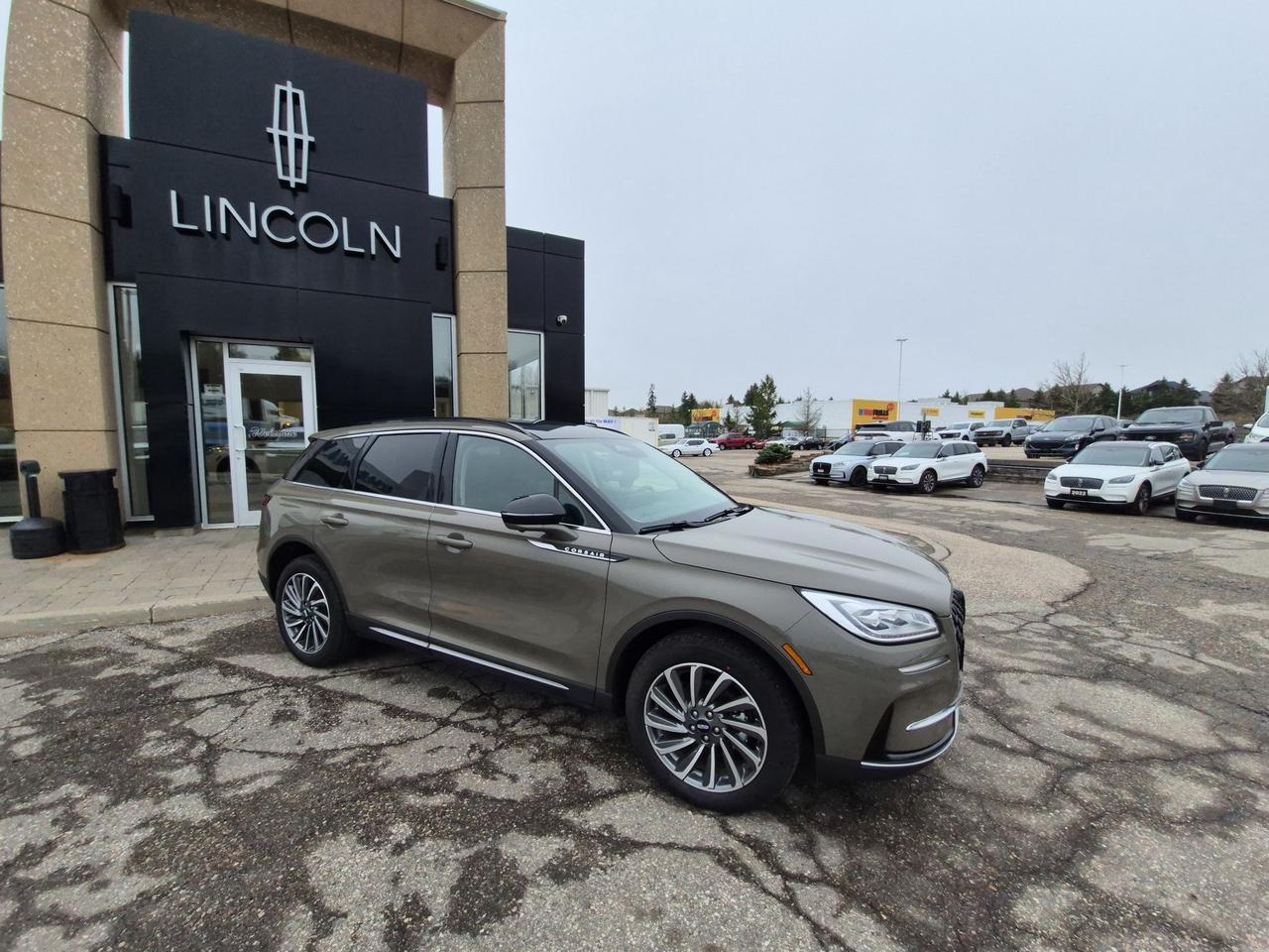 Used 2026 Lincoln Corsair 201A PACKAGE, PANO ROOF, POWER GATE, LOADED!! for sale in New Hamburg, ON