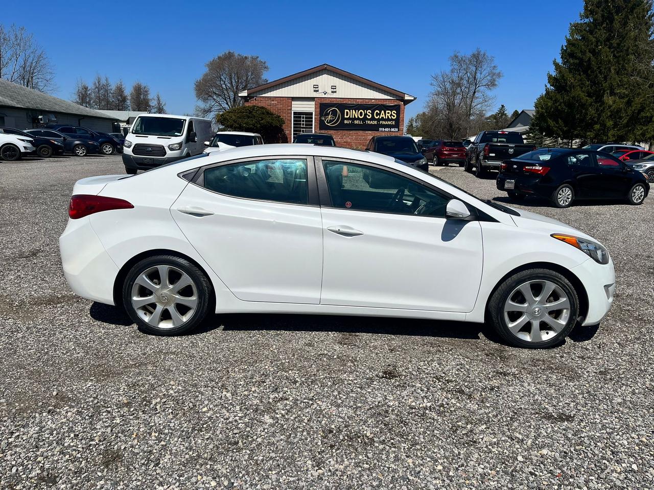 2013 Hyundai Elantra Limited w/Navi Photo