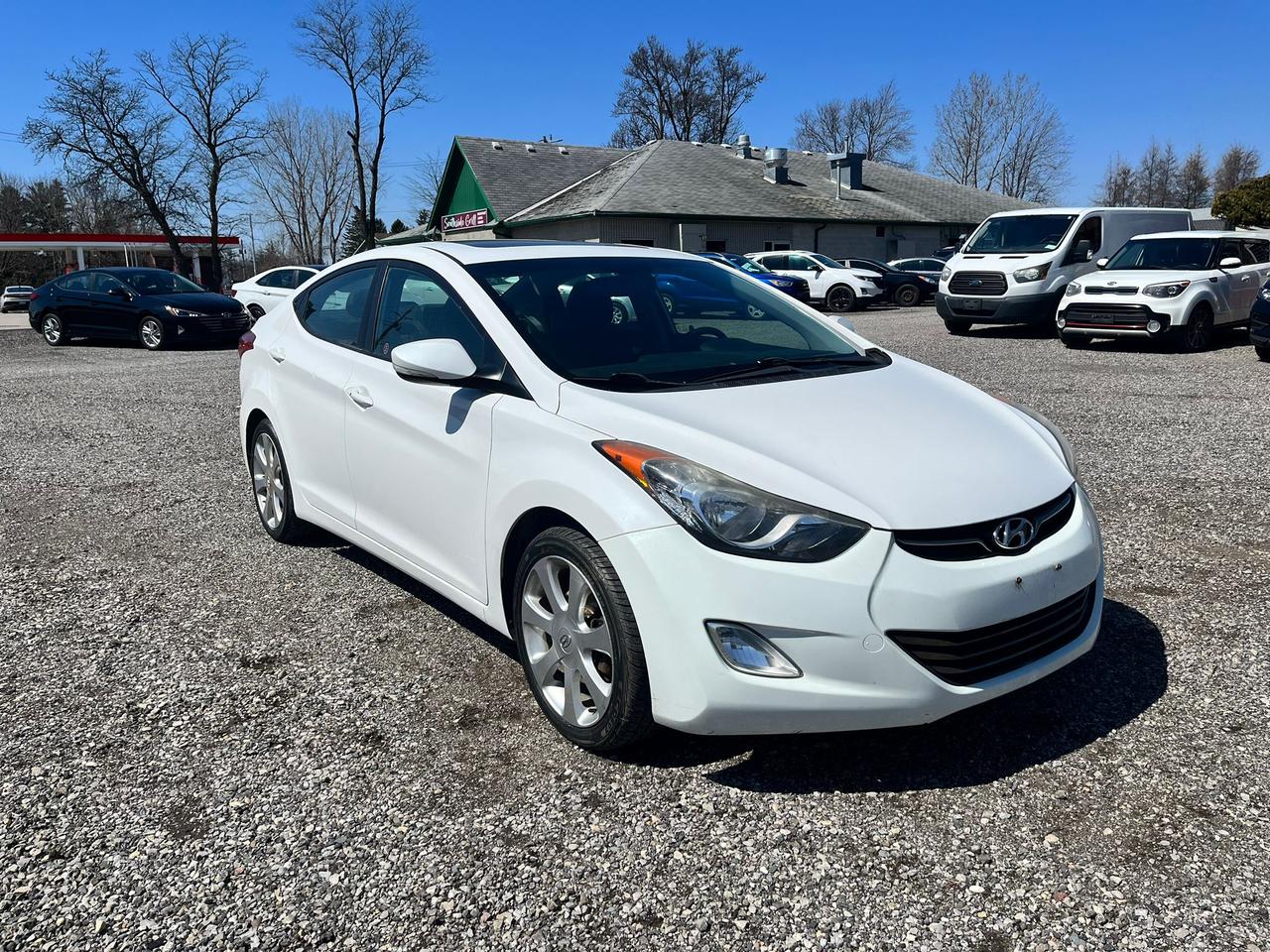 2013 Hyundai Elantra Limited w/Navi Photo3