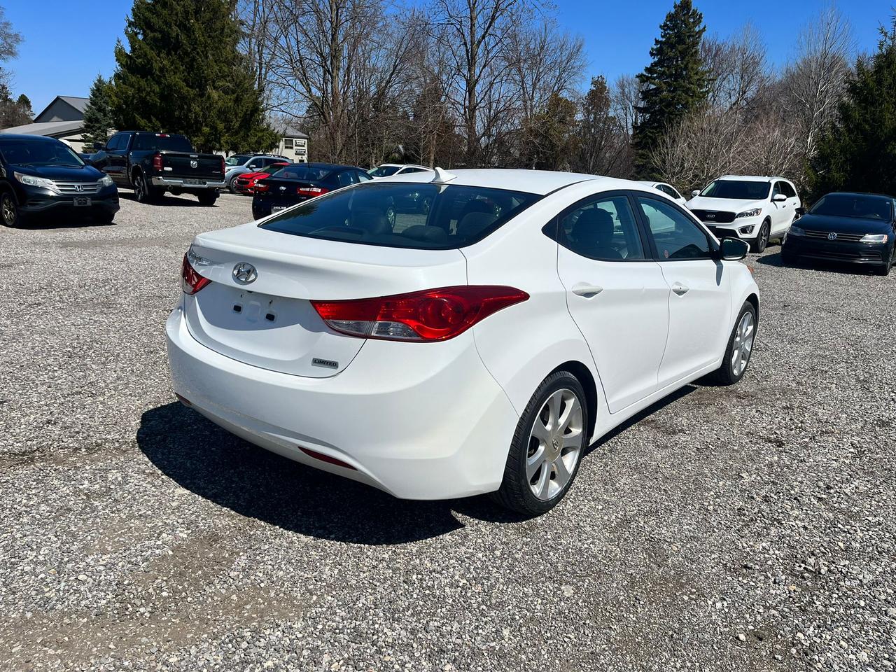 2013 Hyundai Elantra Limited w/Navi Photo