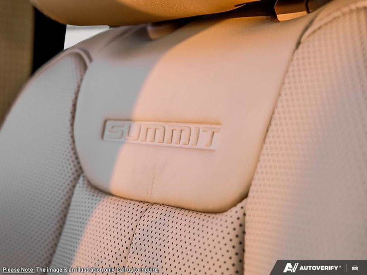2025 Jeep Grand Cherokee Summit Reserve Photo