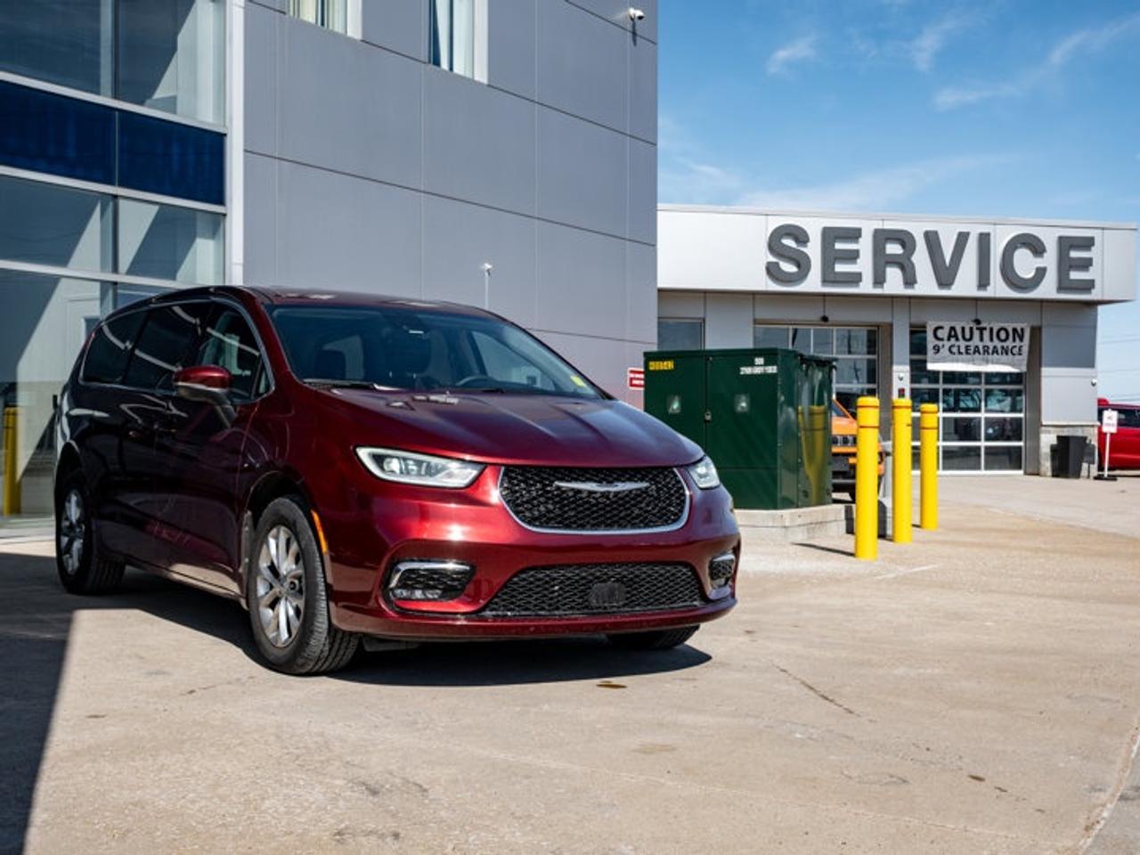 2023 Chrysler Pacifica Touring L Photo