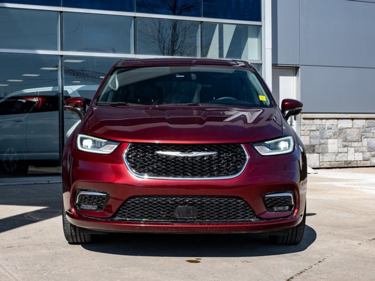 2023 Chrysler Pacifica Touring L Photo