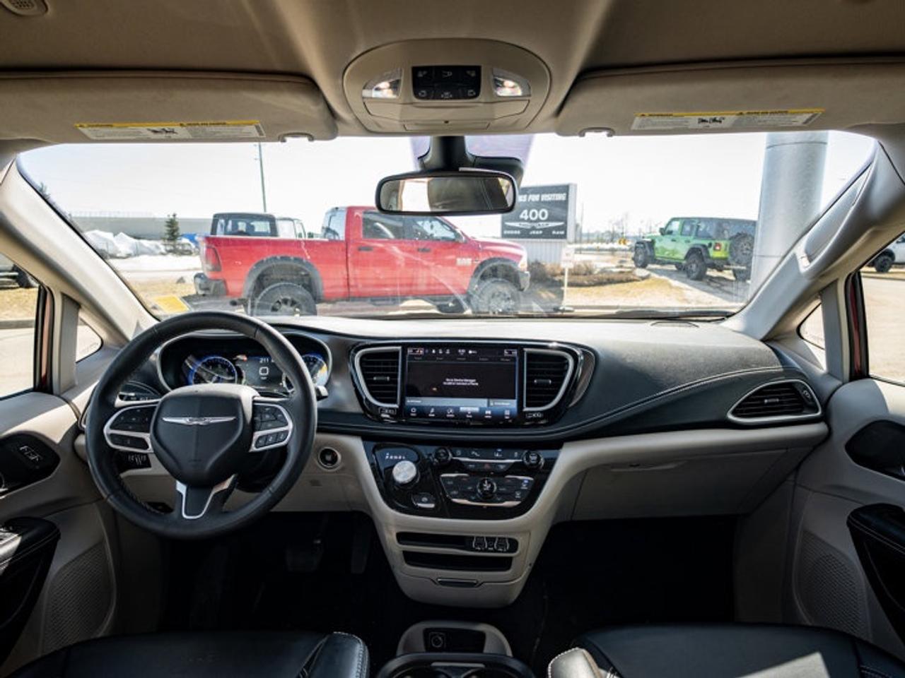 2023 Chrysler Pacifica Touring L Photo