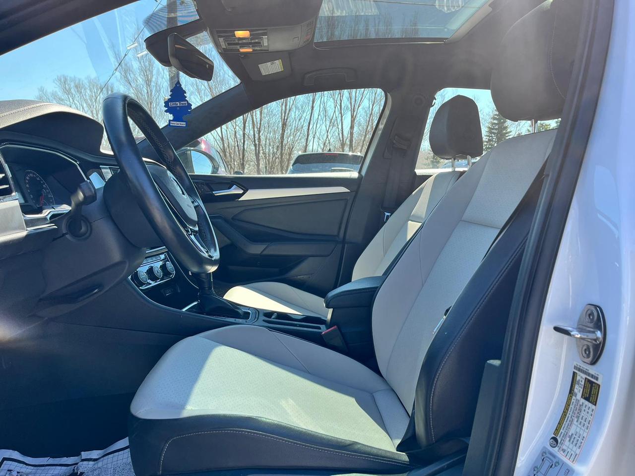 2020 Volkswagen Jetta Highline R-Line CERTIFIED Photo