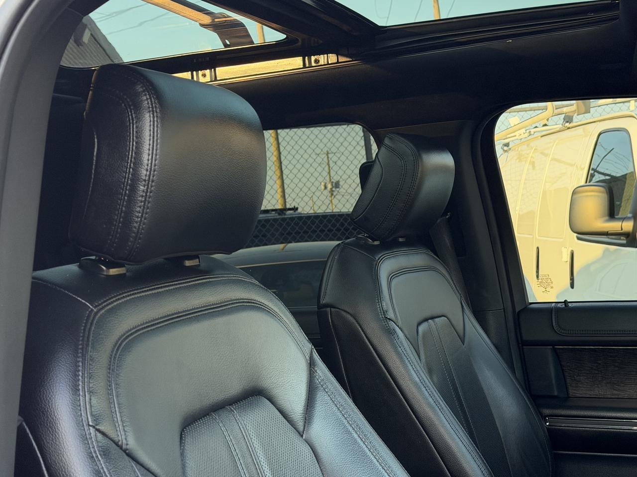 2018 Ford Expedition Limited Max 4X4|8PASS|SUNROOF| Photo