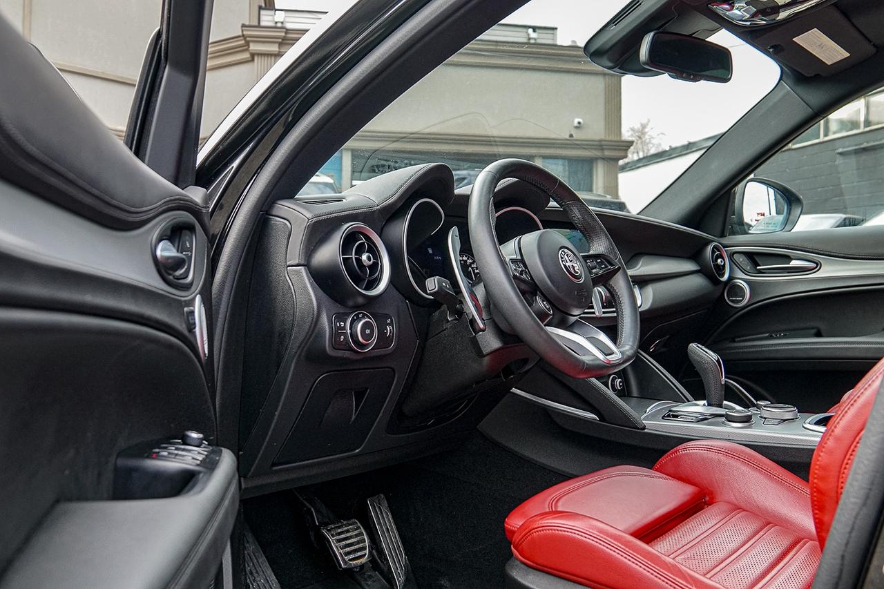 2022 Alfa Romeo Stelvio Veloce AWD | ONE OWNER | NO ACCIDENT | NAVI | CAM Photo