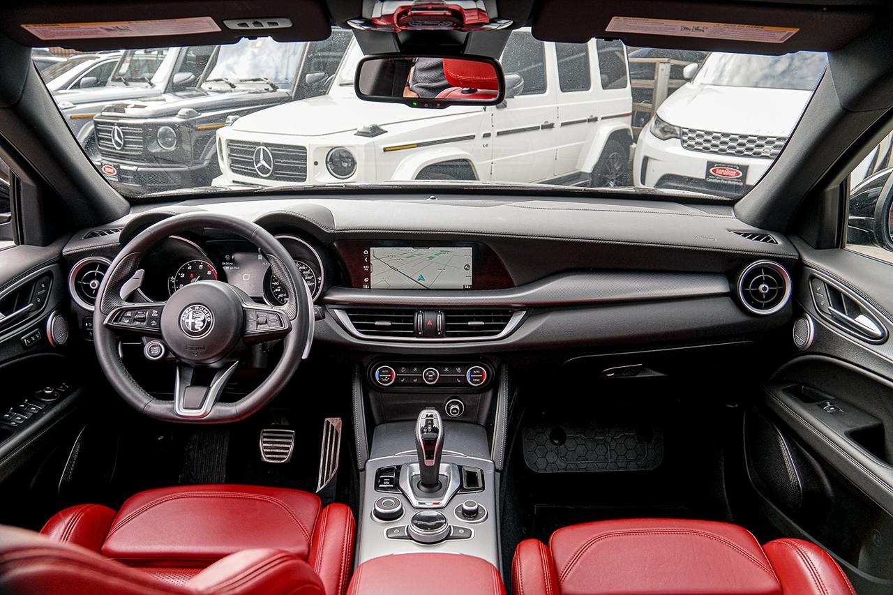 2022 Alfa Romeo Stelvio Veloce AWD | ONE OWNER | NO ACCIDENT | NAVI | CAM Photo