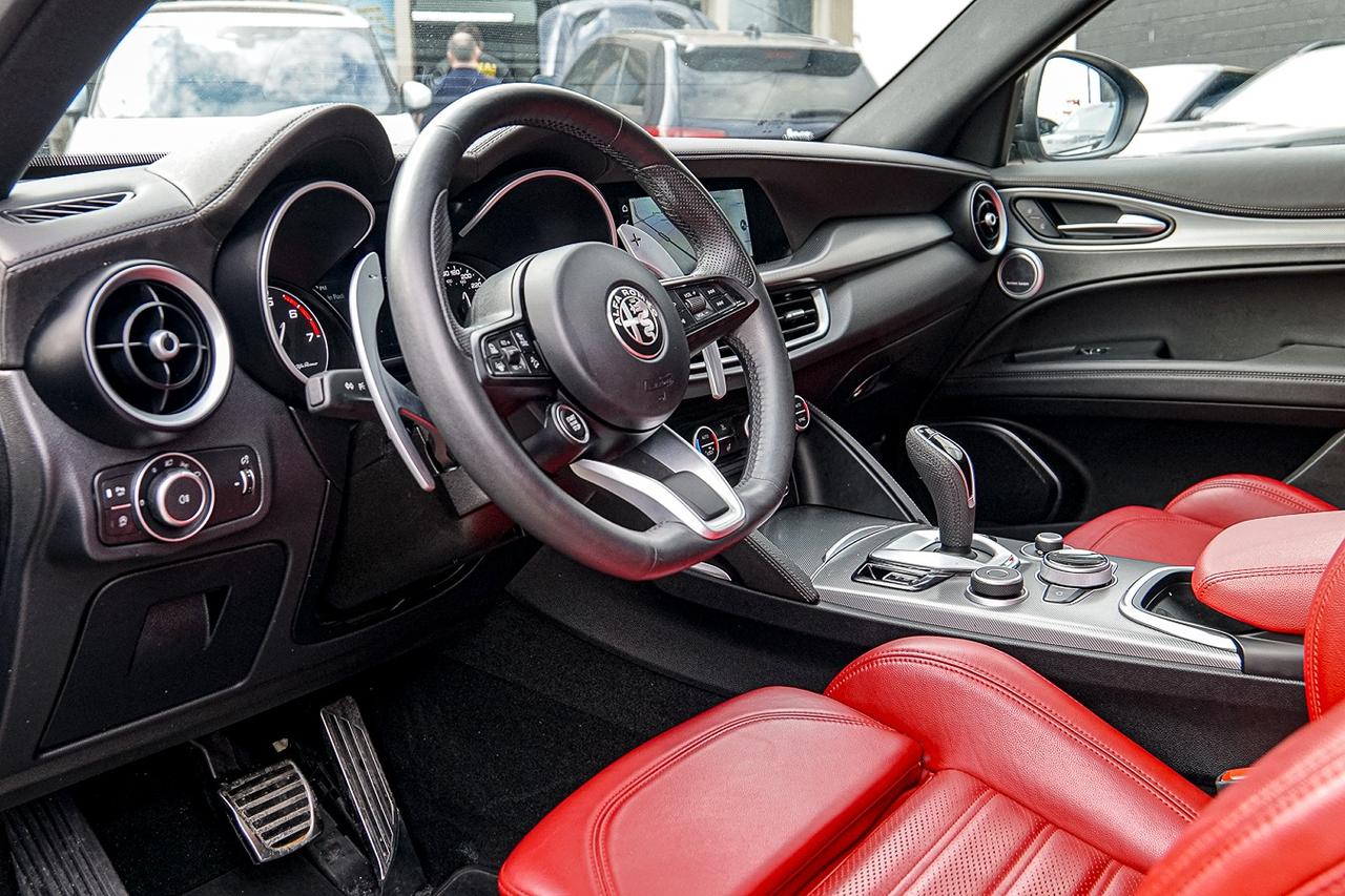 2022 Alfa Romeo Stelvio Veloce AWD | ONE OWNER | NO ACCIDENT | NAVI | CAM Photo