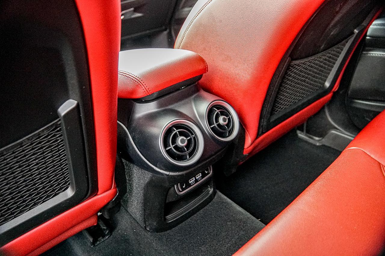 2022 Alfa Romeo Stelvio Veloce AWD | ONE OWNER | NO ACCIDENT | NAVI | CAM Photo