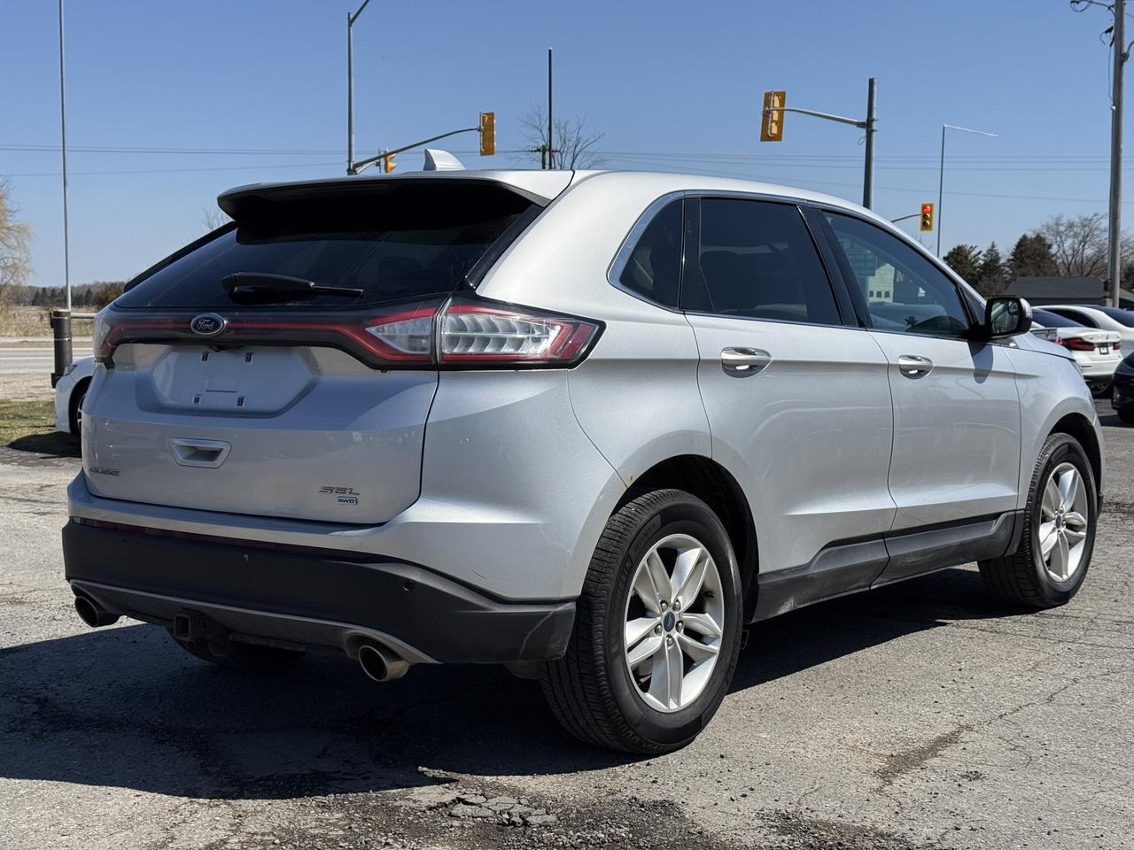 2017 Ford Edge SEL Photo2