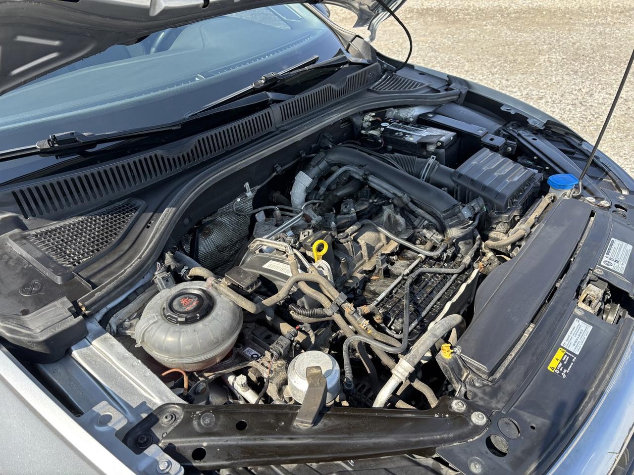 2019 Volkswagen Jetta HIGHLINE R line Photo