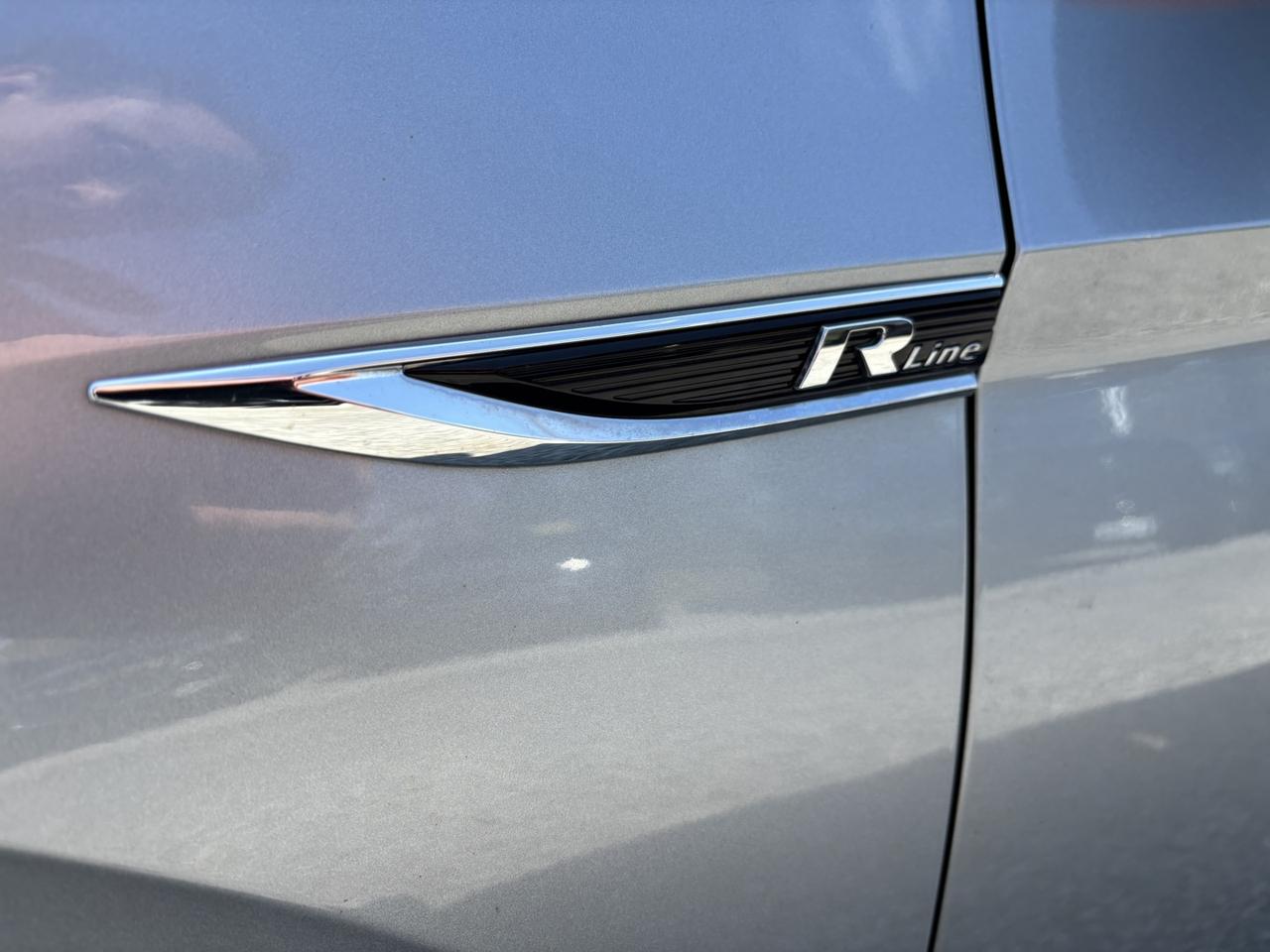 2019 Volkswagen Jetta HIGHLINE R line Photo