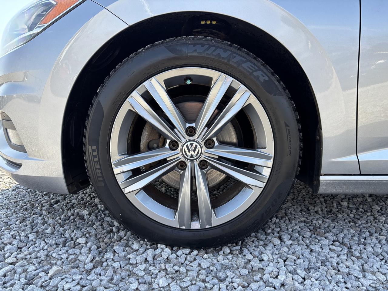 2019 Volkswagen Jetta HIGHLINE R line Photo