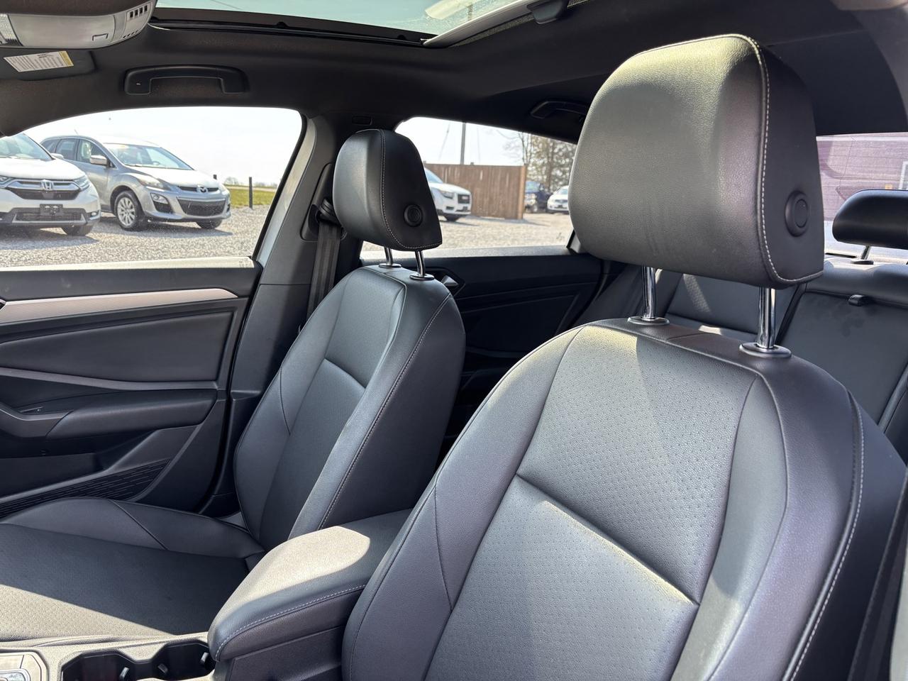 2019 Volkswagen Jetta HIGHLINE R line Photo