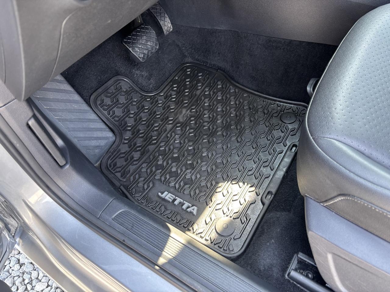 2019 Volkswagen Jetta HIGHLINE R line Photo