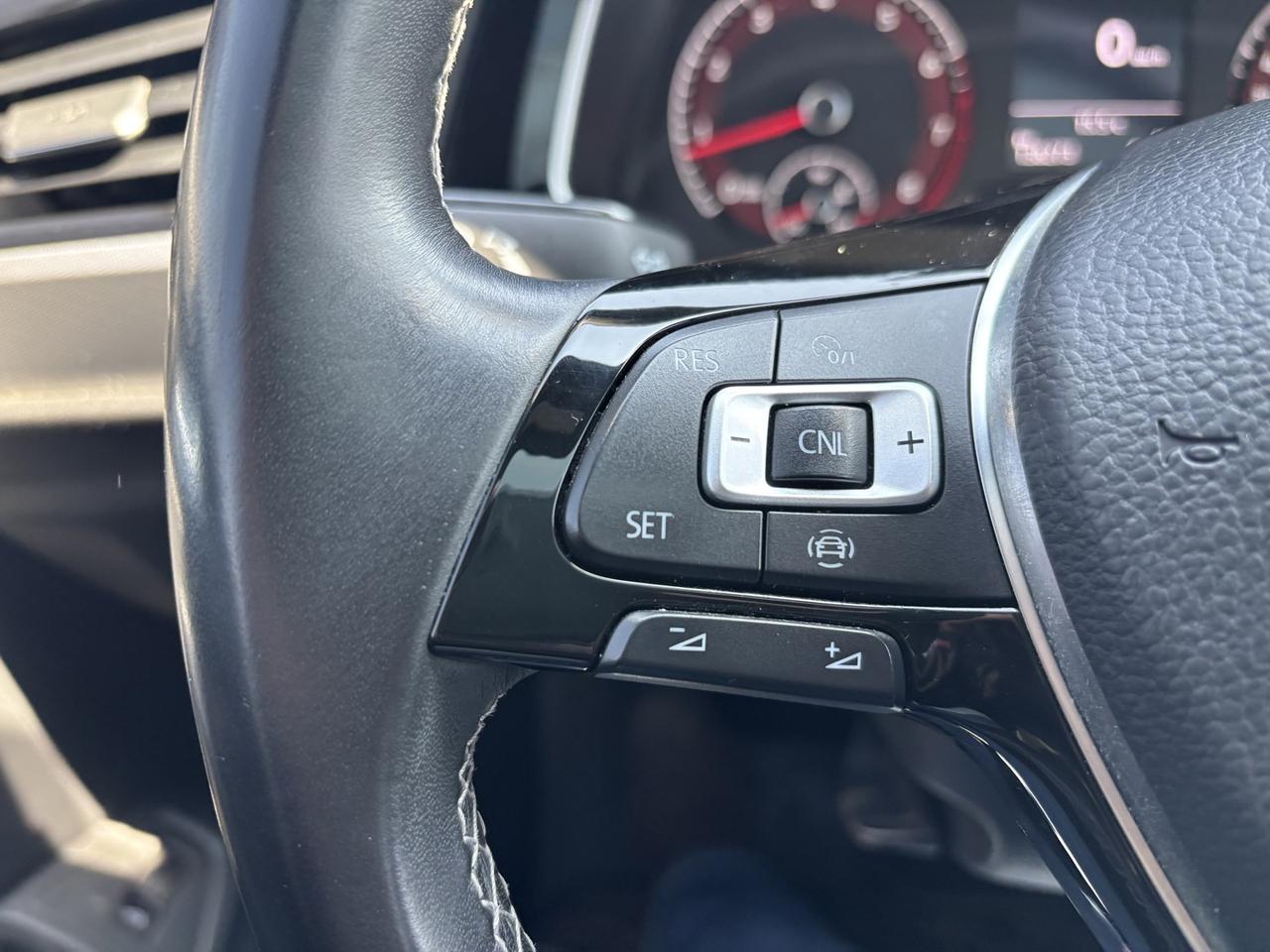 2019 Volkswagen Jetta HIGHLINE R line Photo