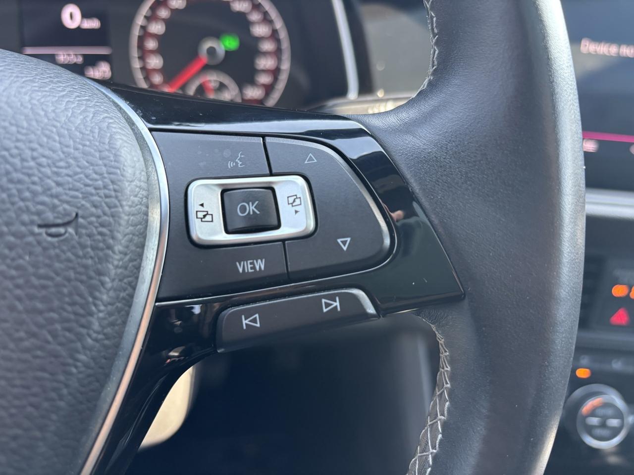 2019 Volkswagen Jetta HIGHLINE R line Photo