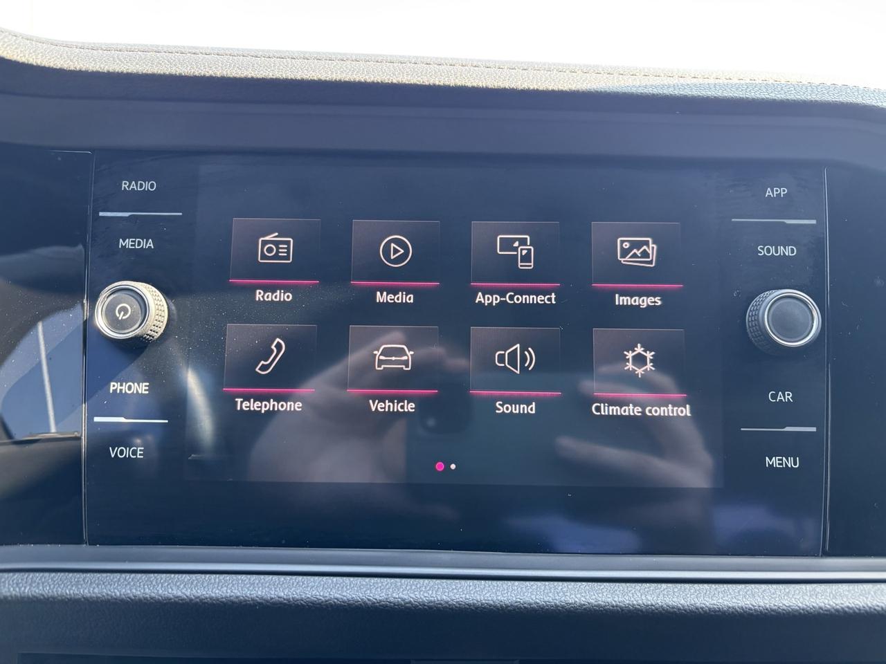 2019 Volkswagen Jetta HIGHLINE R line Photo