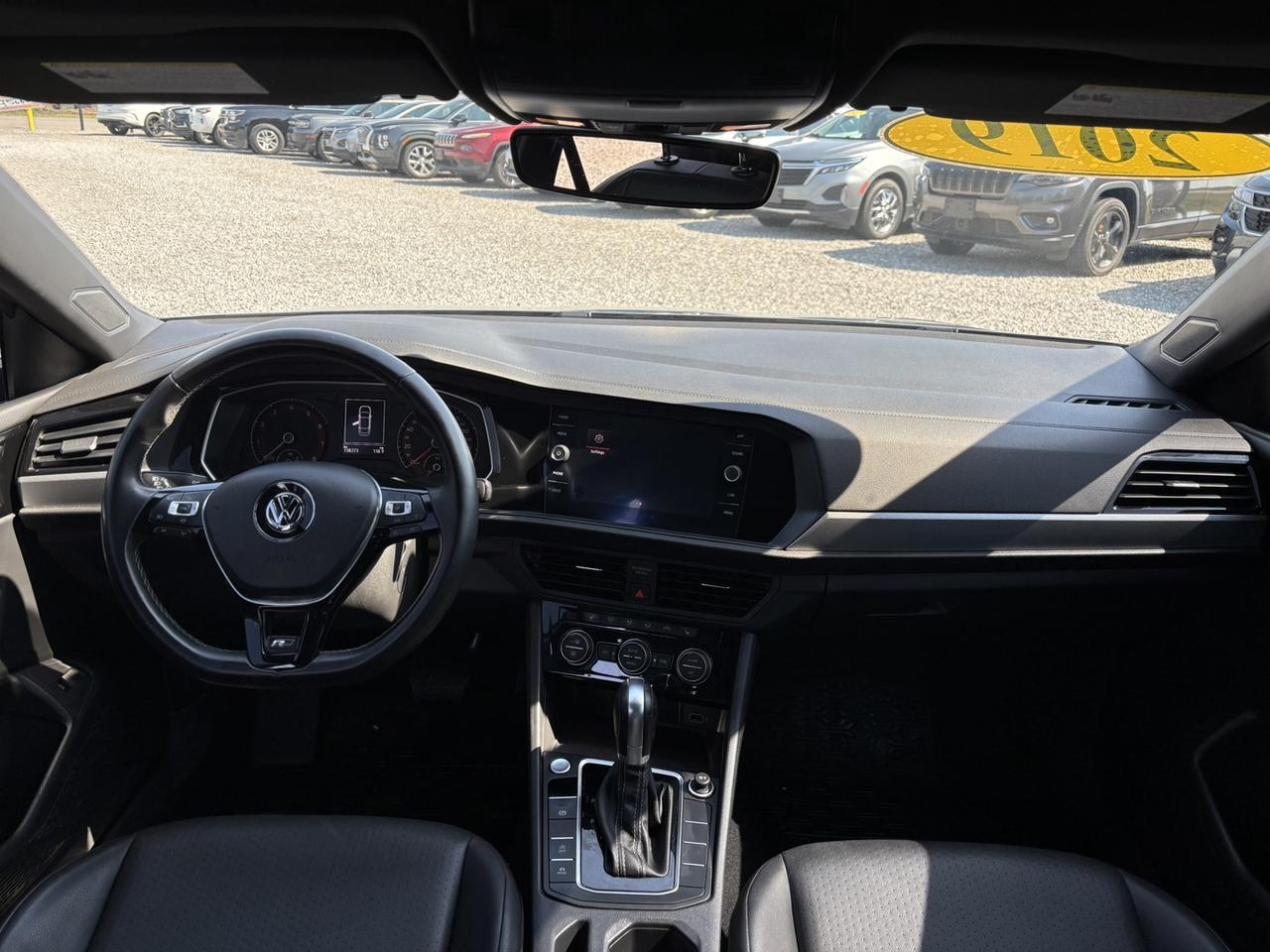 2019 Volkswagen Jetta HIGHLINE R line Photo