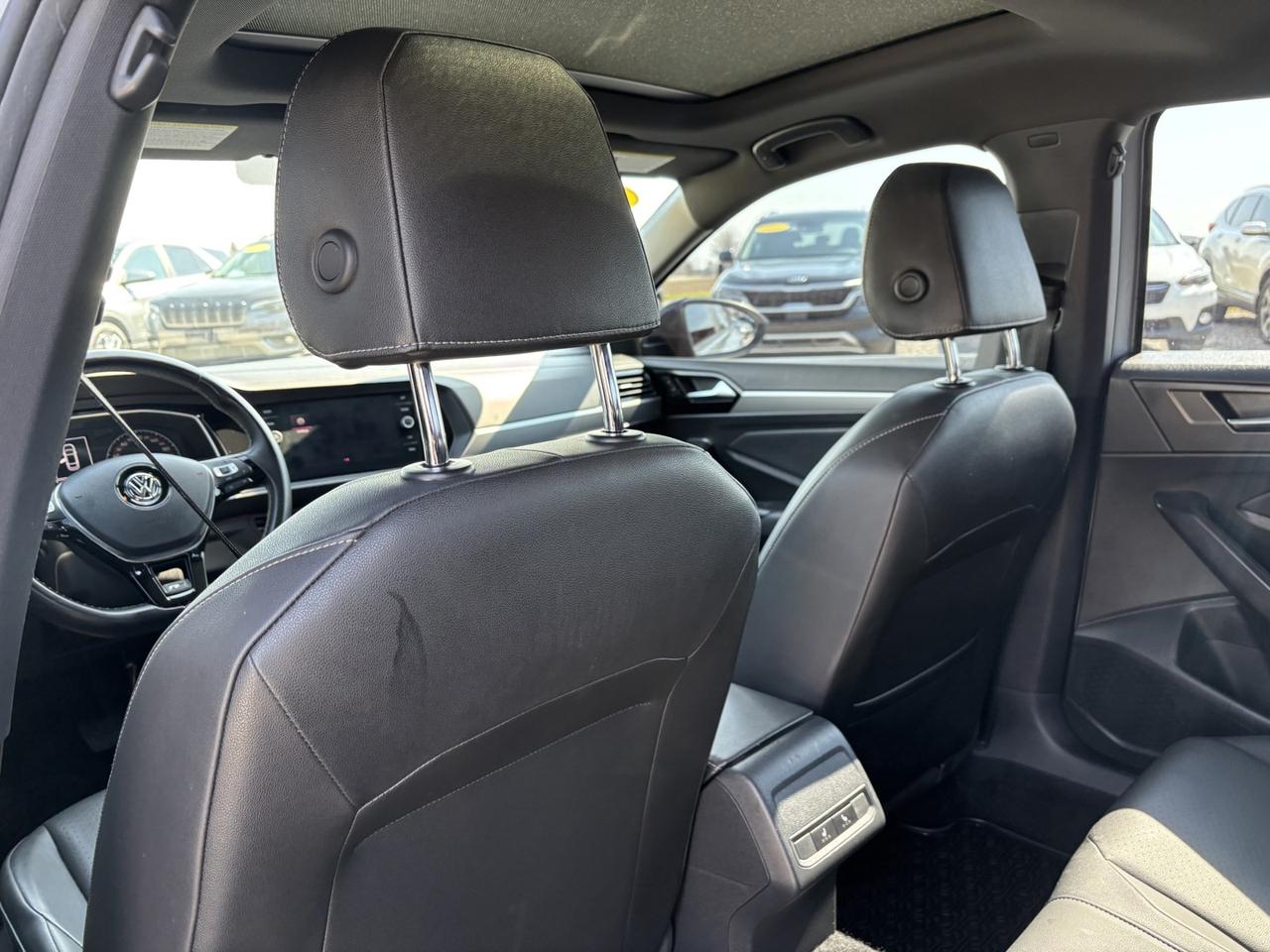 2019 Volkswagen Jetta HIGHLINE R line Photo