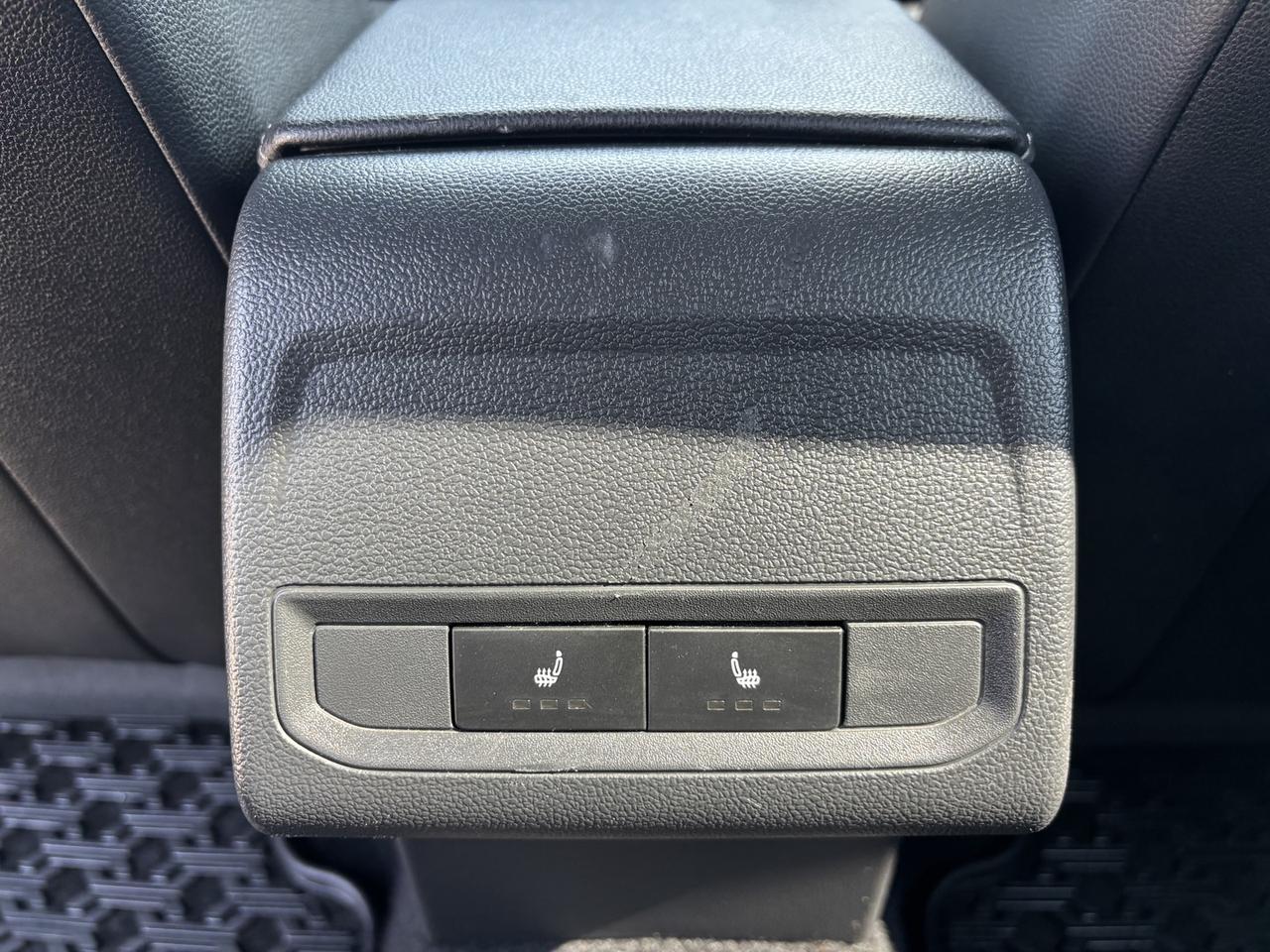 2019 Volkswagen Jetta HIGHLINE R line Photo