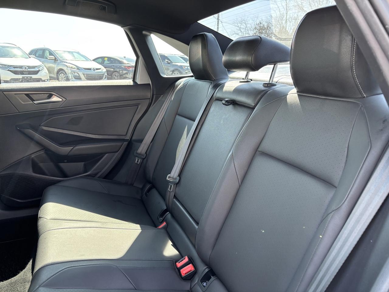 2019 Volkswagen Jetta HIGHLINE R line Photo