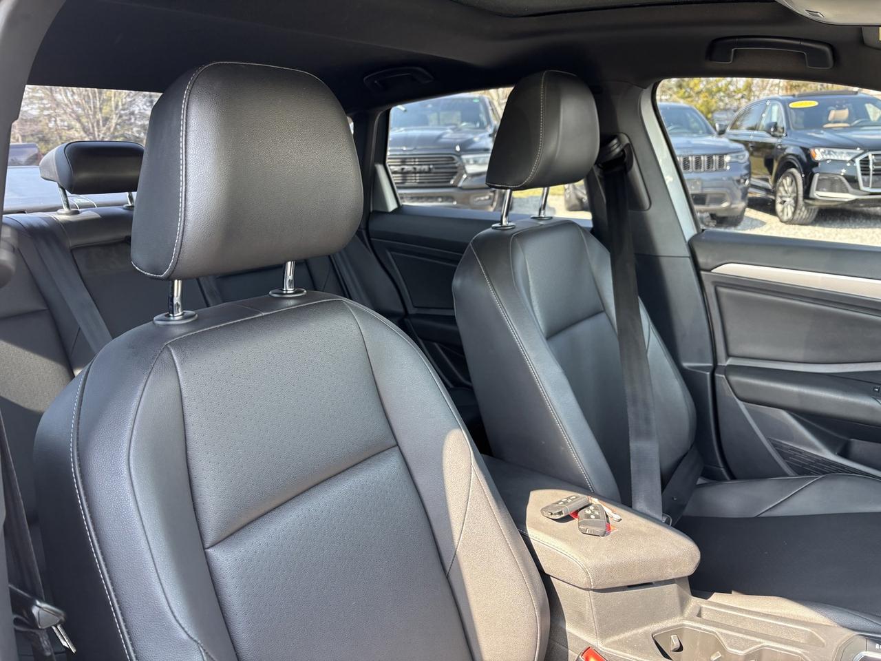 2019 Volkswagen Jetta HIGHLINE R line Photo