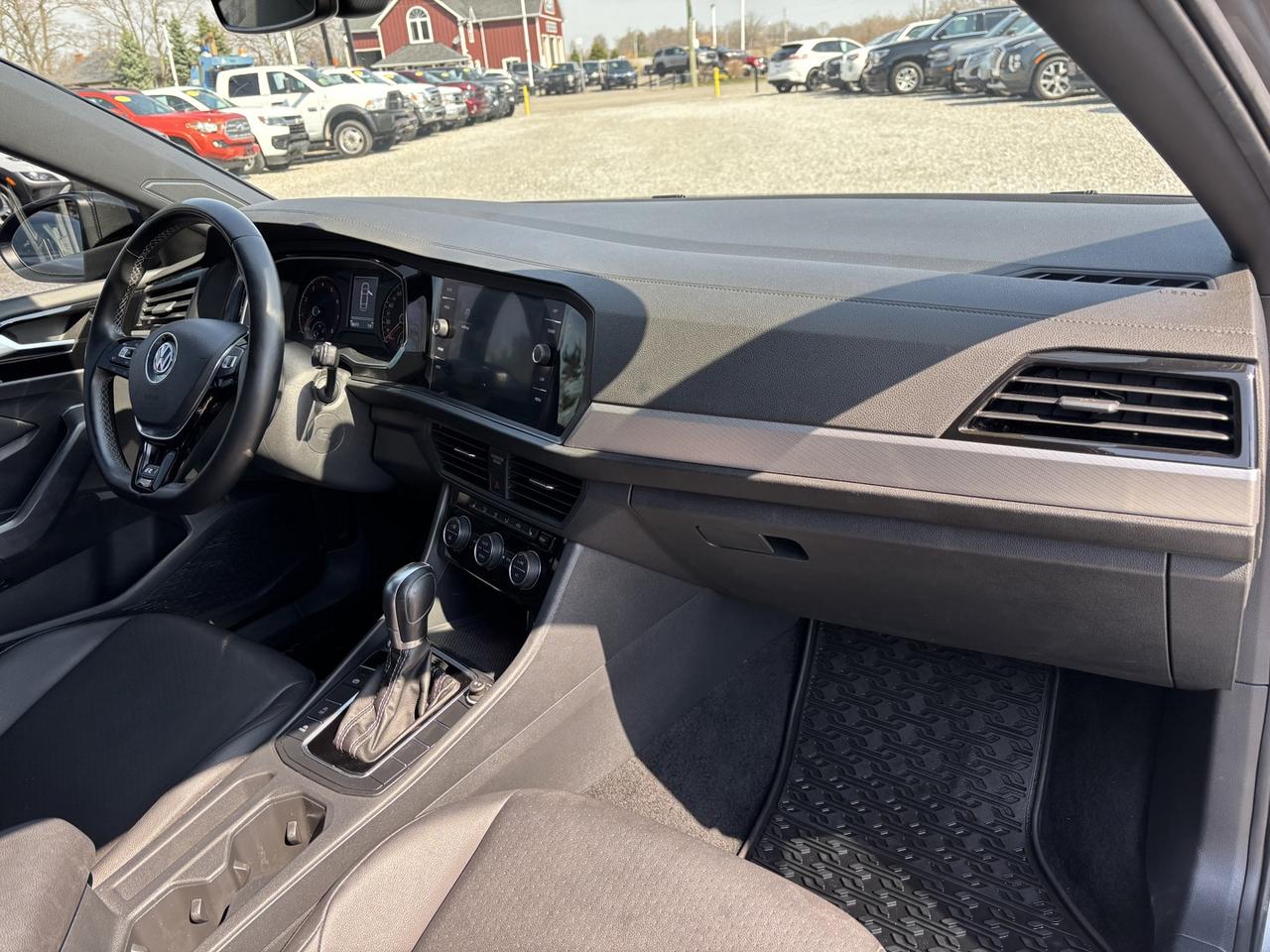 2019 Volkswagen Jetta HIGHLINE R line Photo