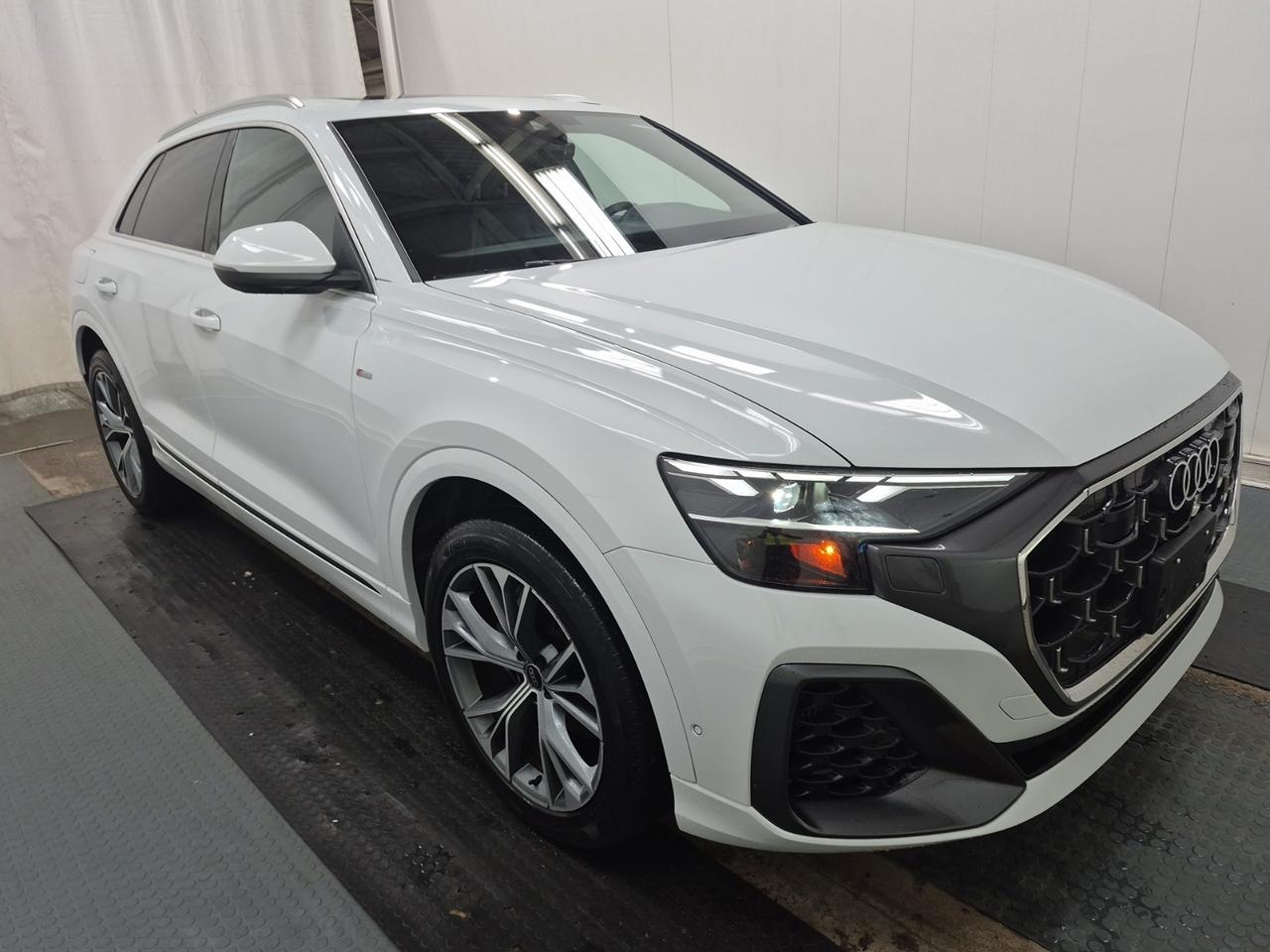 2025 Audi Q8 Progressiv 55 TFSI S-LINE QAUTTRO |CLEAN CARFAX| Photo