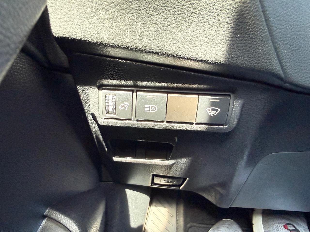 2023 Toyota Corolla Cross LE AWD,LOW MILEAGE,POWER SUNROOF,CERTIFIED ! Photo