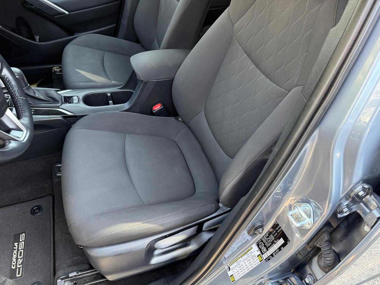 2023 Toyota Corolla Cross LE AWD,LOW MILEAGE,POWER SUNROOF,CERTIFIED ! Photo