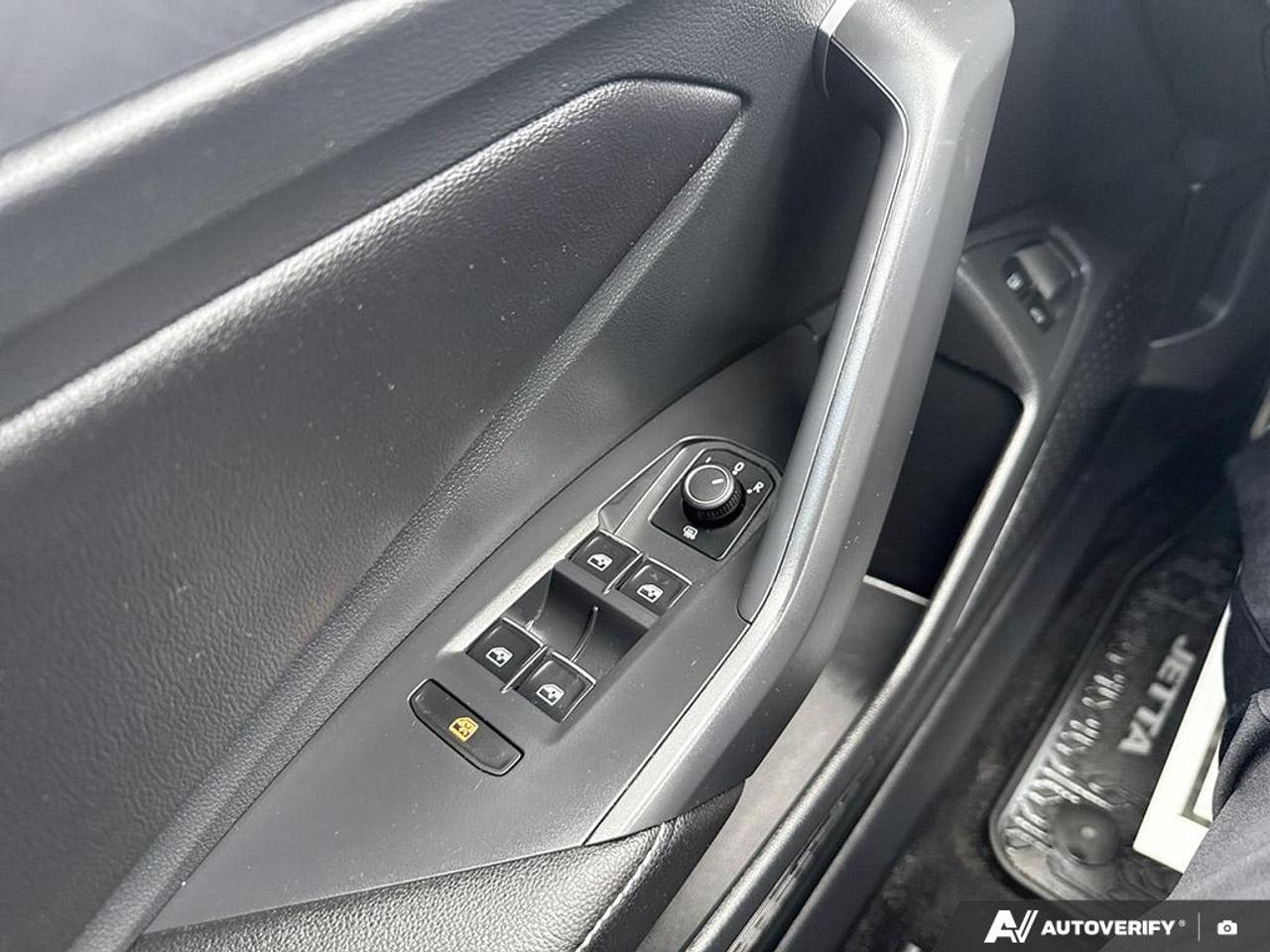 2023 Volkswagen Jetta COMFORTLINE / NO ACCIDENTS / LEATHER / ROOF Photo