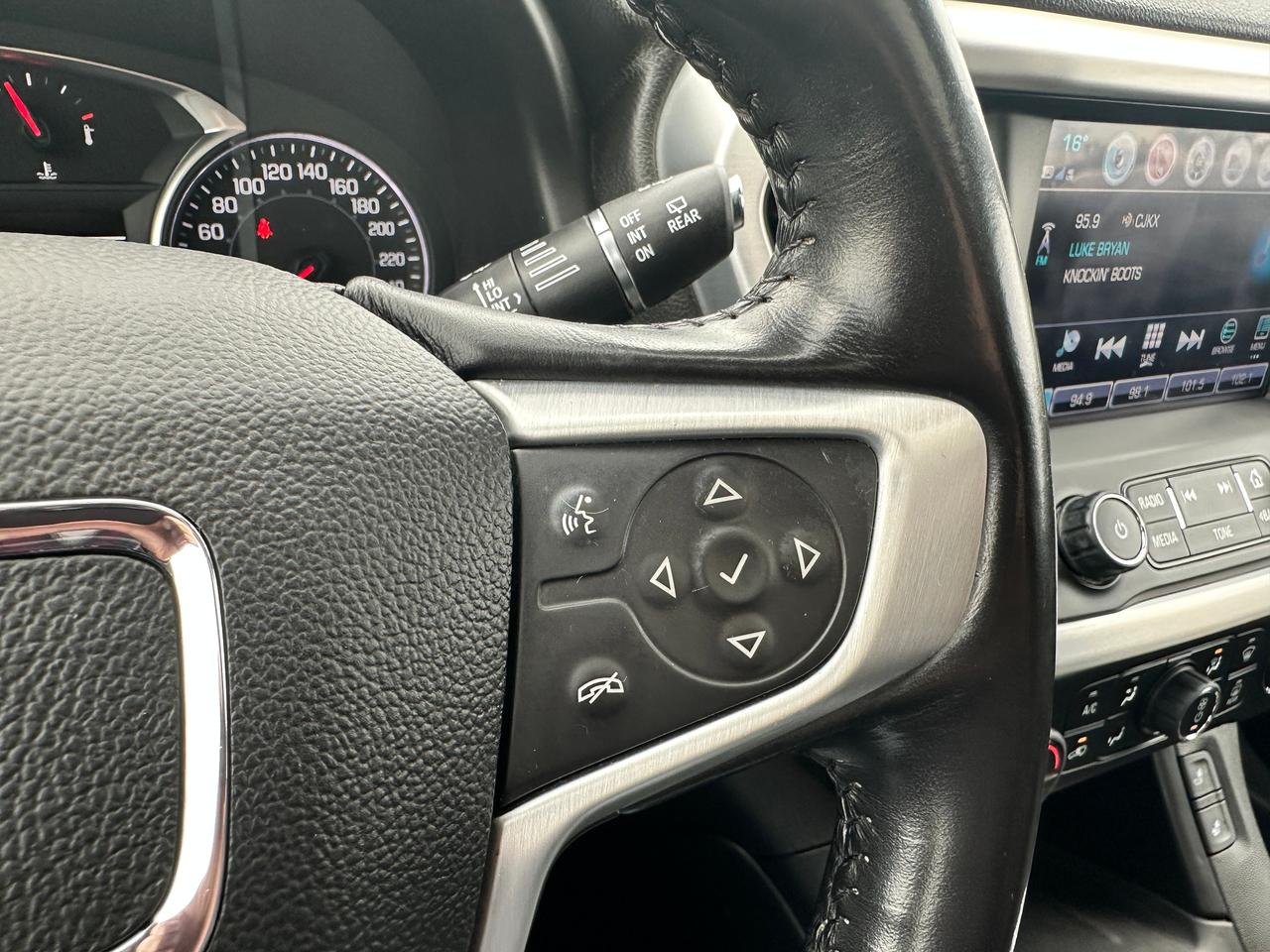 2019 GMC Acadia SLE AWD Sunroof HTD-Cloth CarPlay BackupCam BOSE Photo