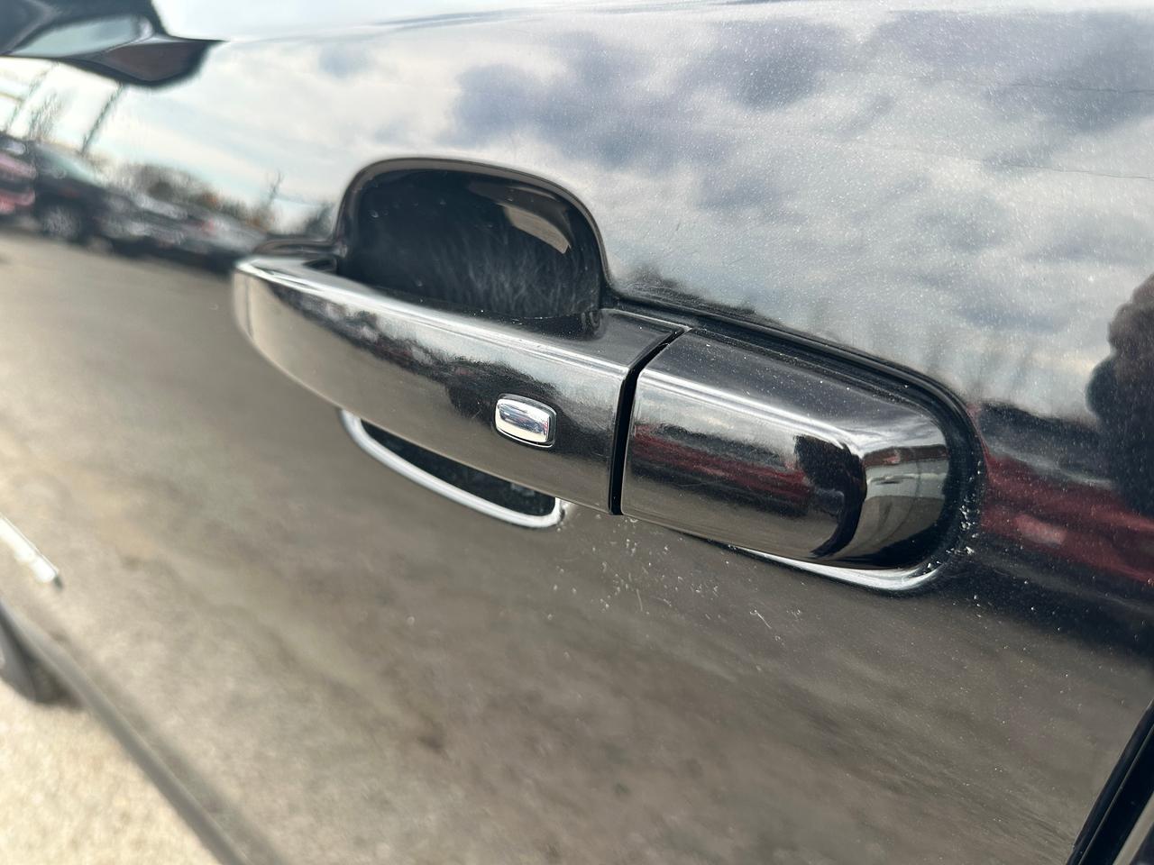 2019 GMC Acadia SLE AWD Sunroof HTD-Cloth CarPlay BackupCam BOSE Photo