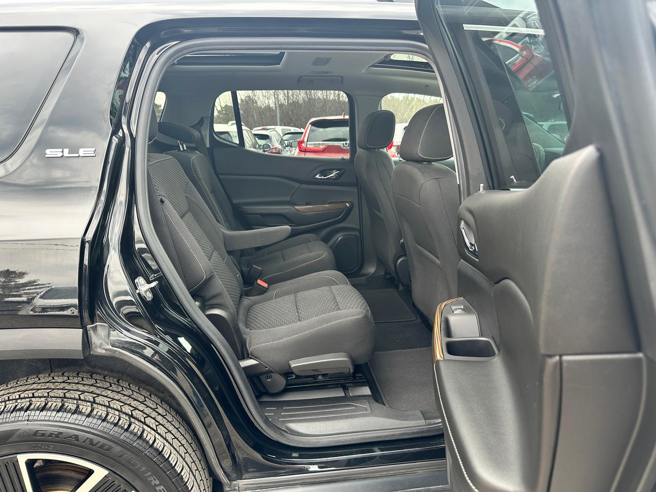 2019 GMC Acadia SLE AWD Sunroof HTD-Cloth CarPlay BackupCam BOSE Photo
