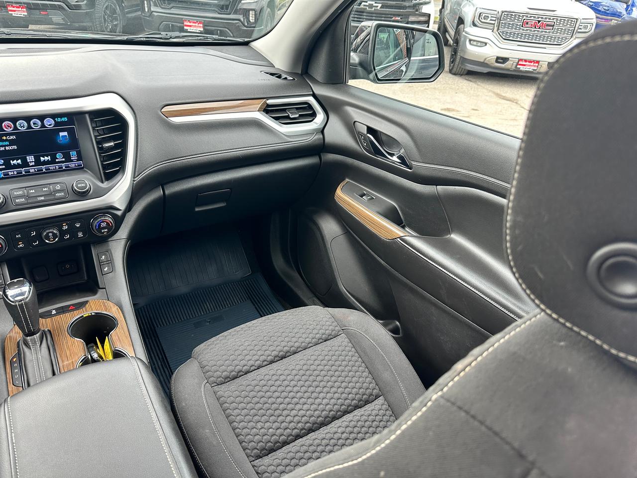 2019 GMC Acadia SLE AWD Sunroof HTD-Cloth CarPlay BackupCam BOSE Photo